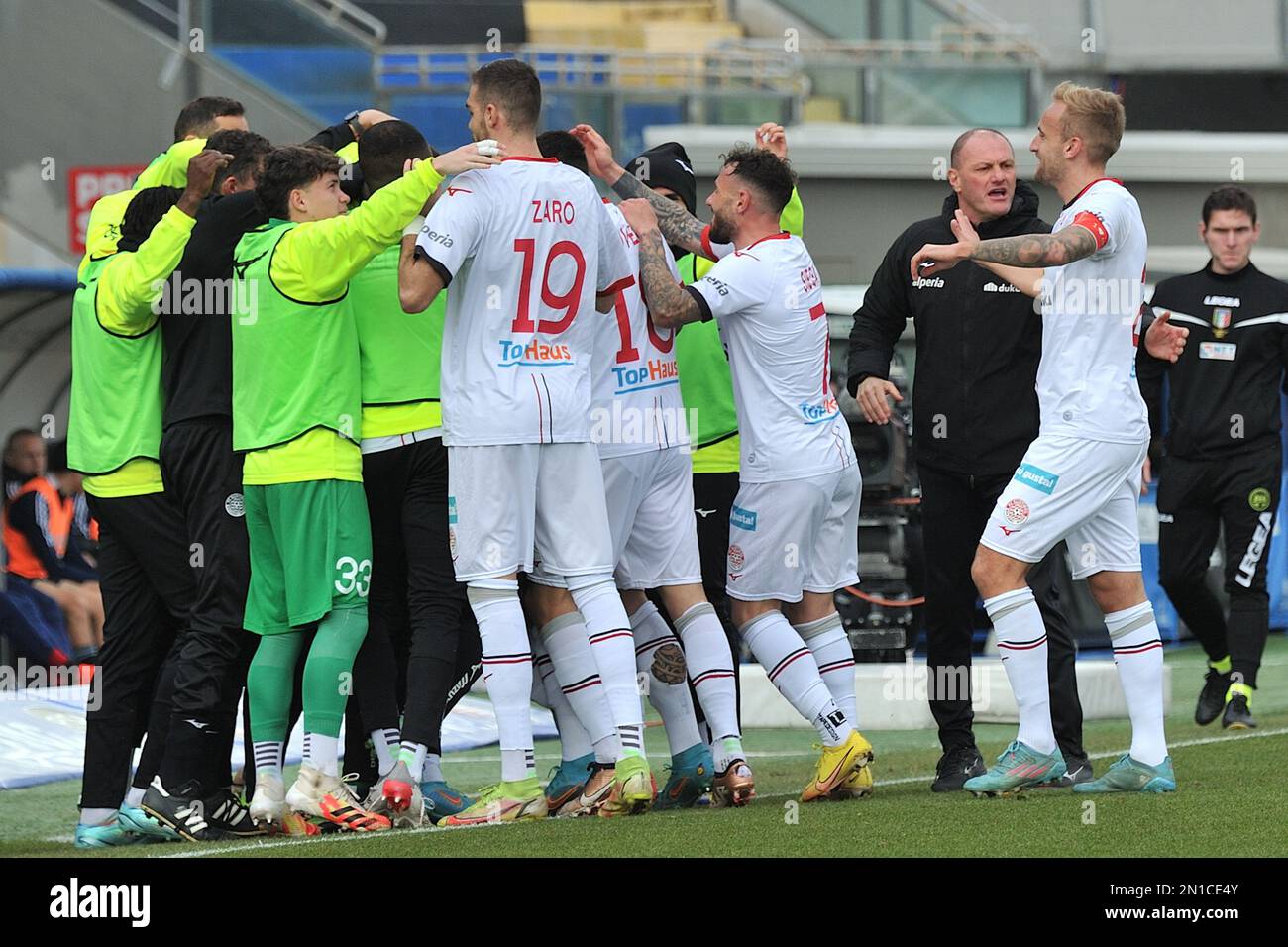Pisa, Italy. 04th Feb, 2023. Players of Sudtirol celebrate after the goal  of 0-1 during AC Pisa vs FC Sudtirol, Italian soccer Serie B match in Pisa,  Italy, February 04 2023 Credit: