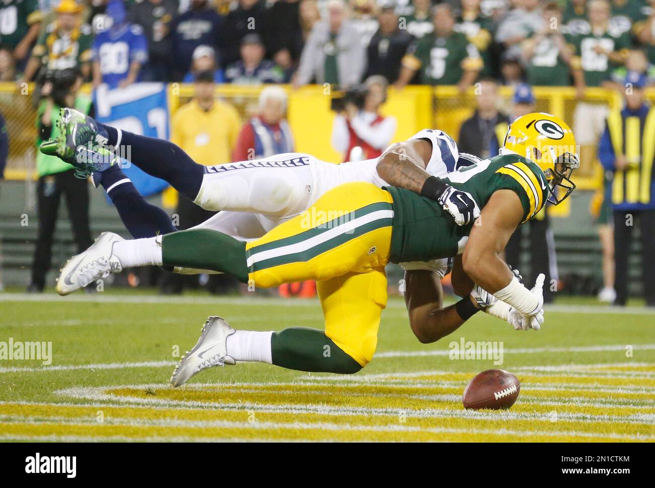 Bobby wagner green jersey sales