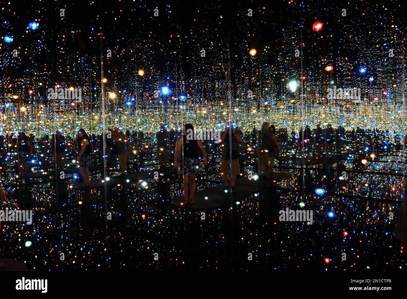 Colours of the Night: 芸術写真 Moon Art Night Shimokitazawa 2025】｜GOH TAKAHASHI