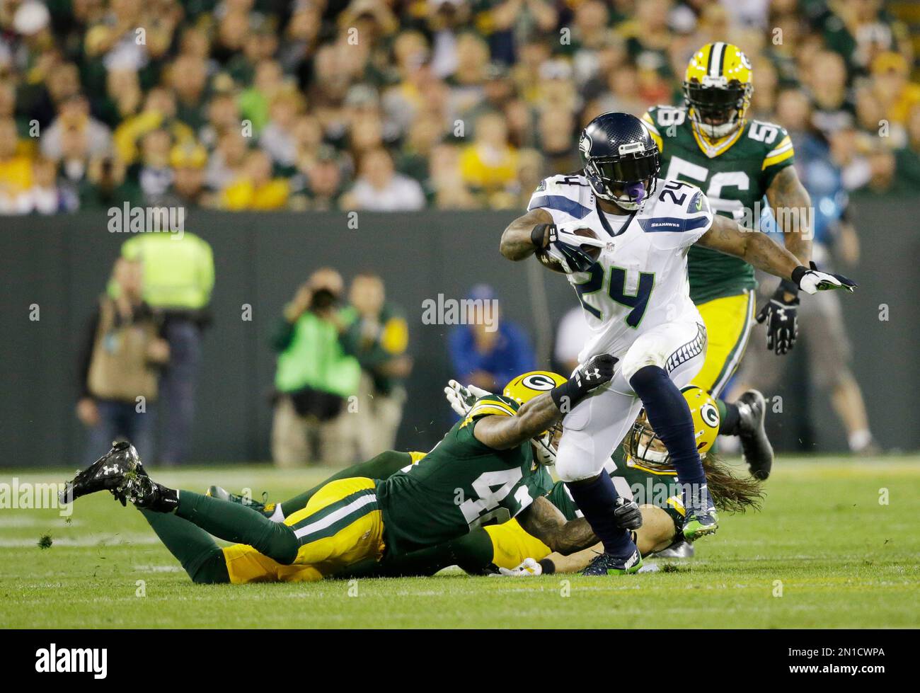 Seattle Seahawks' Marshawn Lynch runs during the first half of an NFL  football game against the Green Bay Packers Sunday, Sept. 20, 2015, in Green  Bay, Wis. (AP Photo/Jeffrey Phelps Stock Photo 