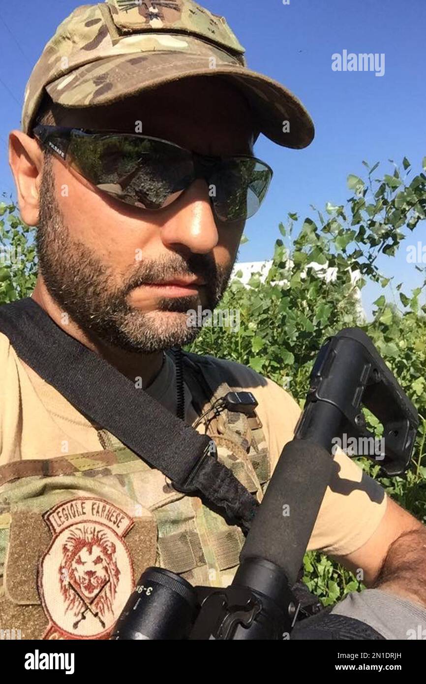 soldier selfie while he is fighting war Stock Photo Alamy