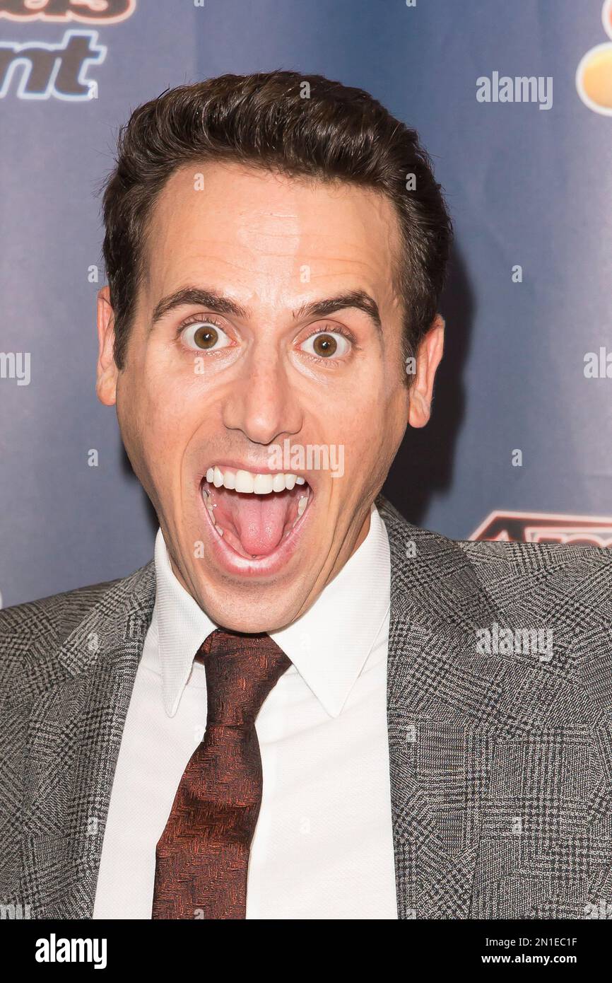Oz Pearlman attends the "America's Got Talent" finale postshow red
