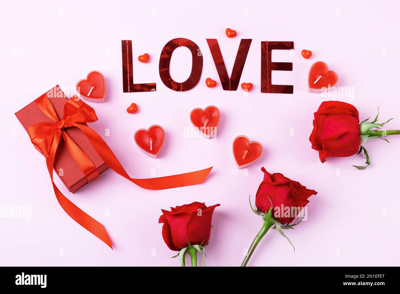 Pink rose love word red hi-res stock photography and images - Page