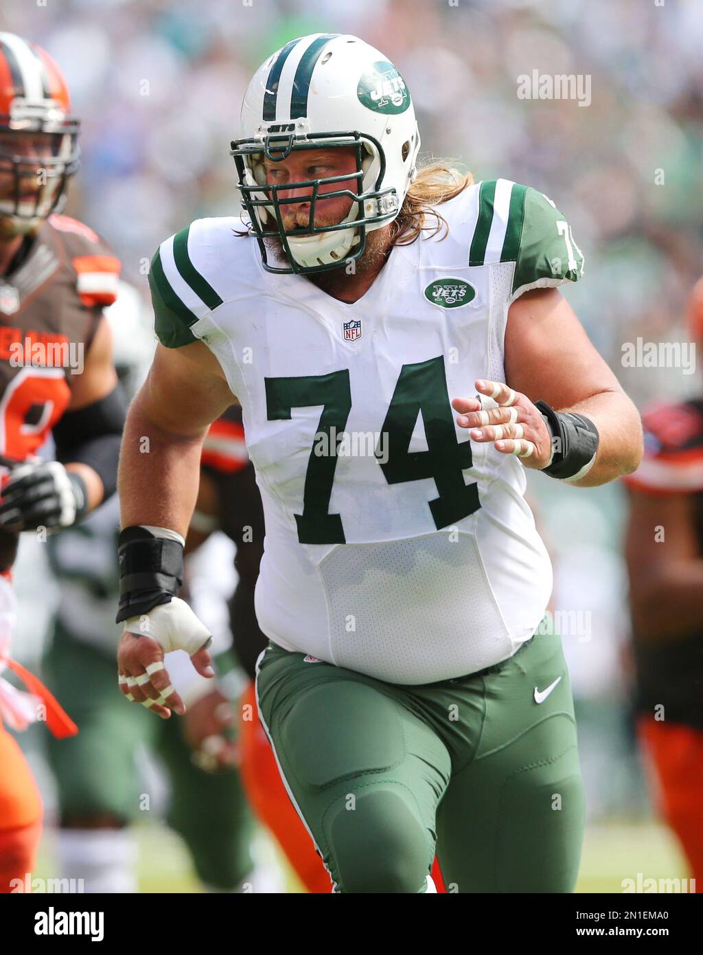 New York Jets center Nick Mangold #74 during an NFL game against the ...