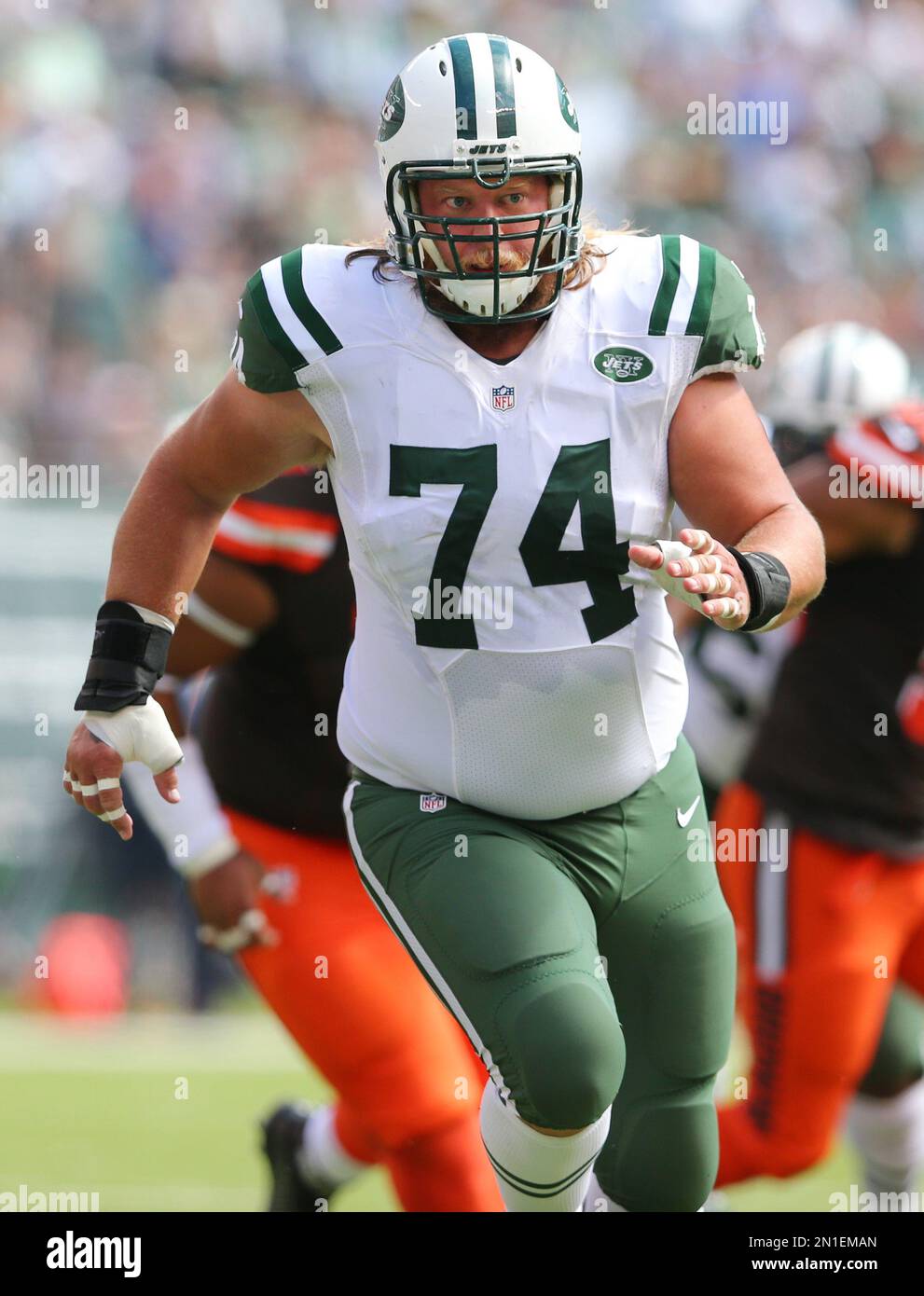 New York Jets center Nick Mangold #74 during an NFL game against the ...