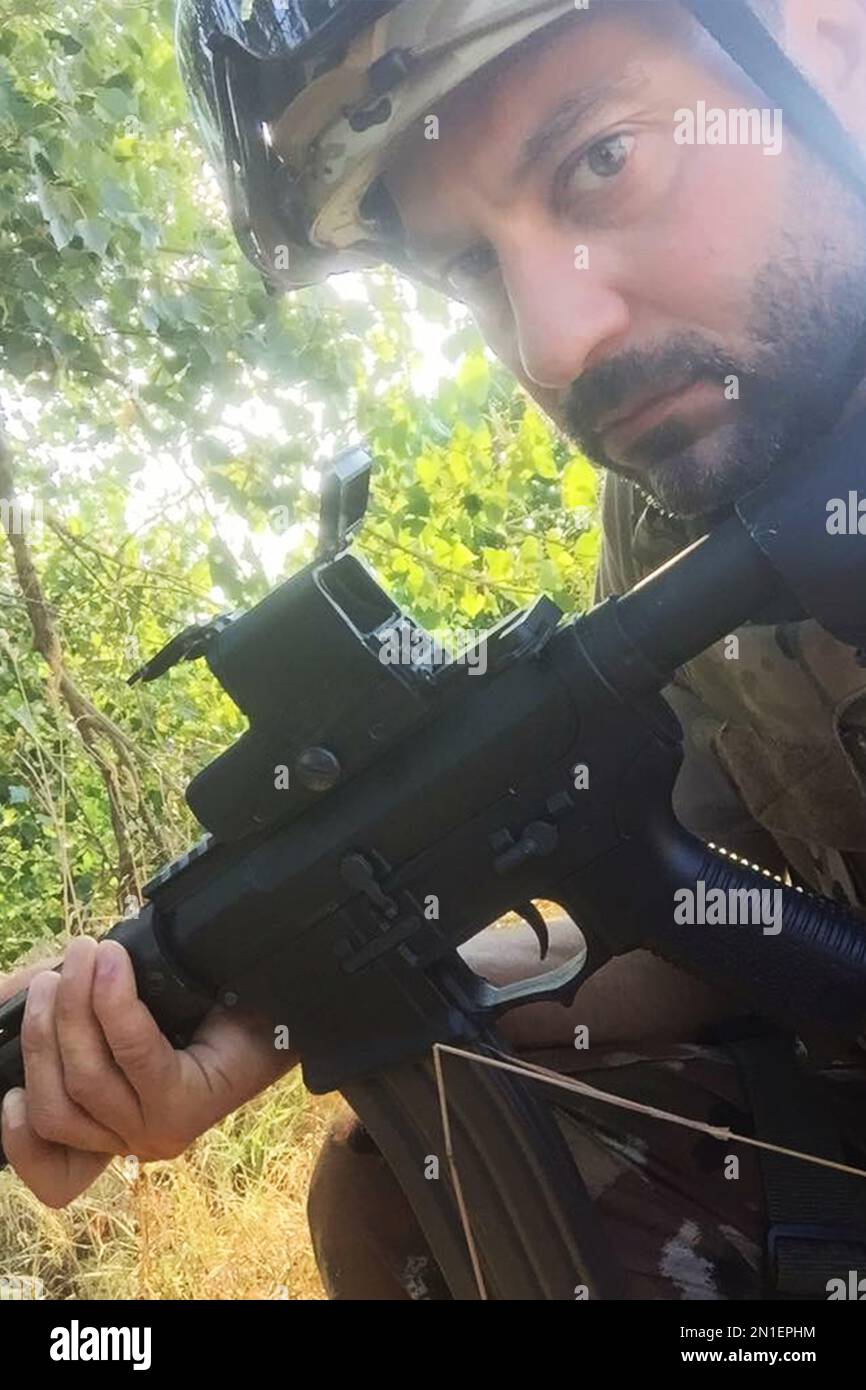 soldier selfie while he is fighting war Stock Photo Alamy