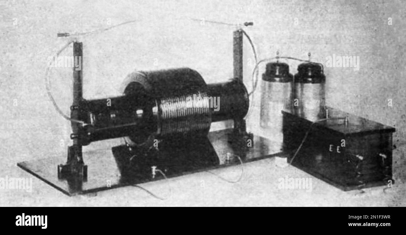 Small educational Tesla coil kit, 1918 Stock Photo Alamy