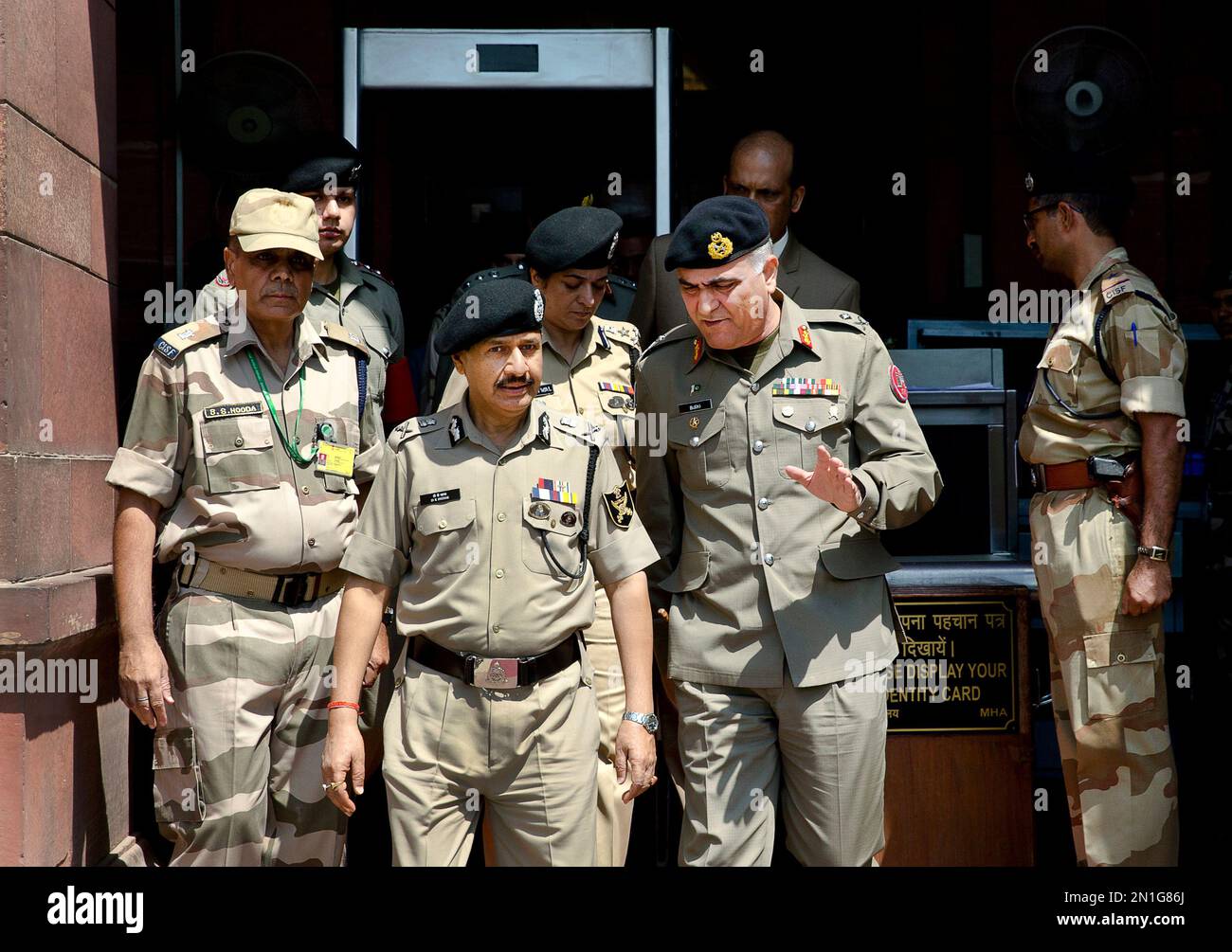 indian-border-security-force-bsf-director-general-d-k-pathak-center