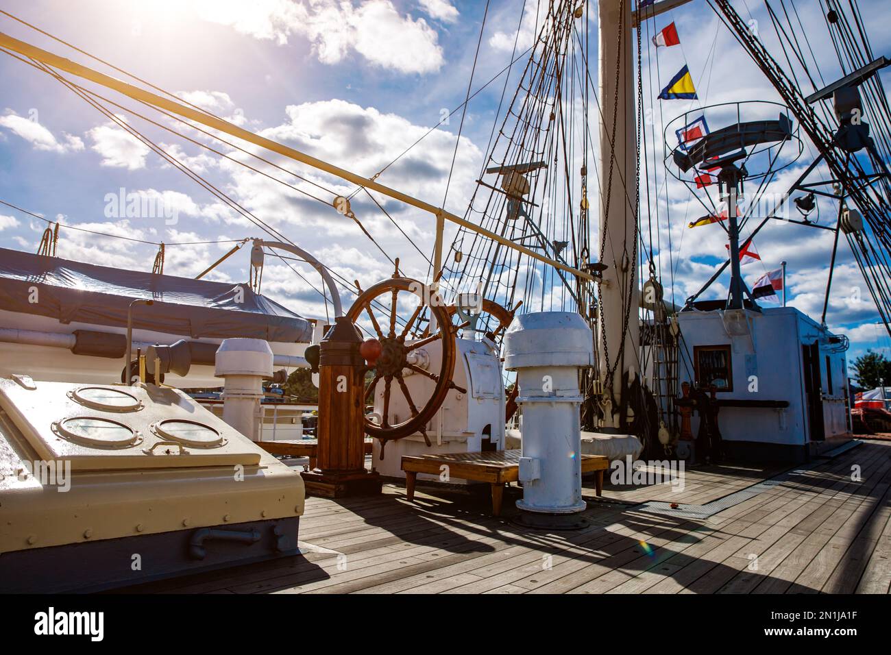 sailship-deck-with-helm-rigging-and-cables-stock-photo-alamy