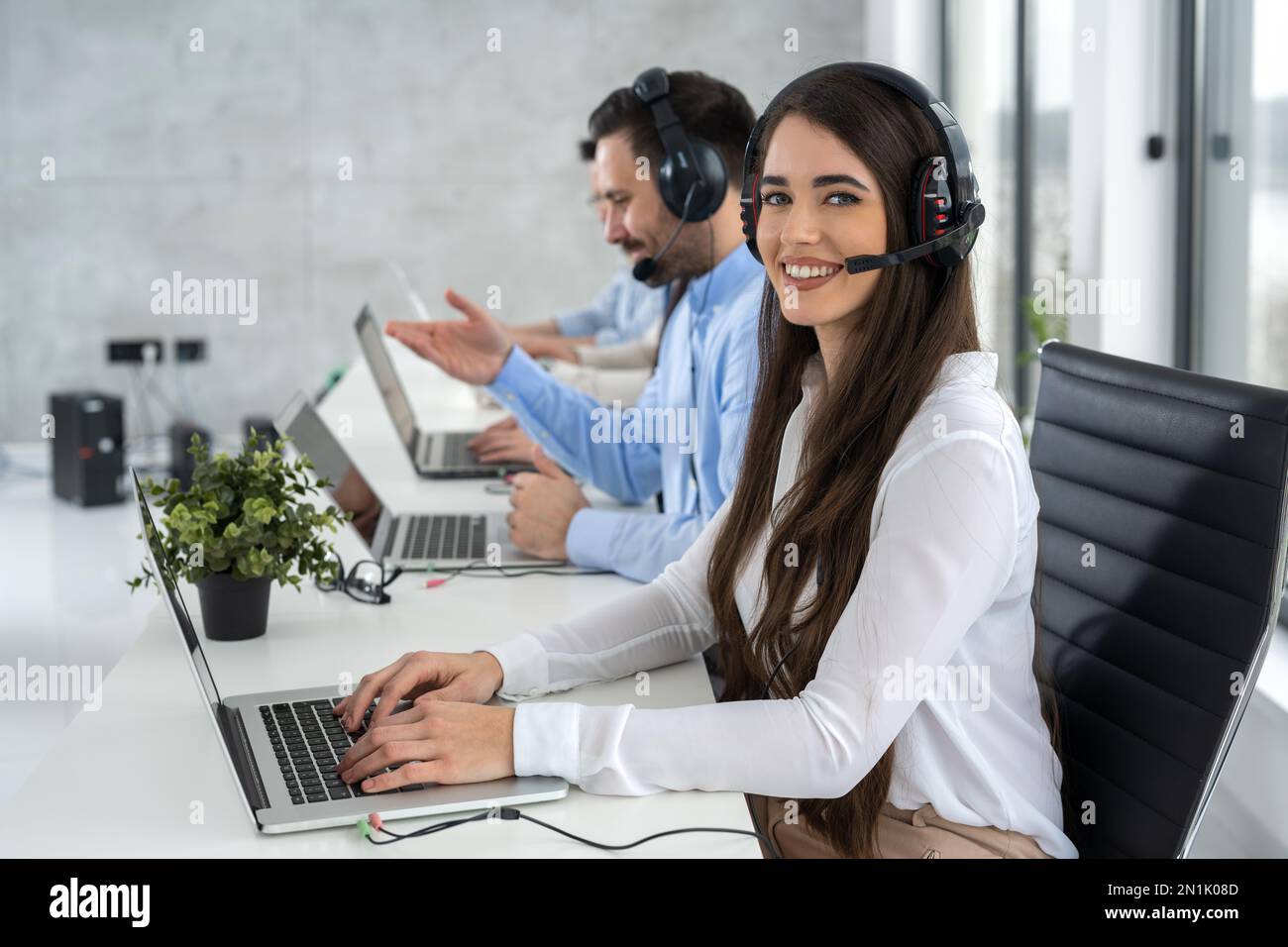 Call center hi-res stock photography and images - Alamy