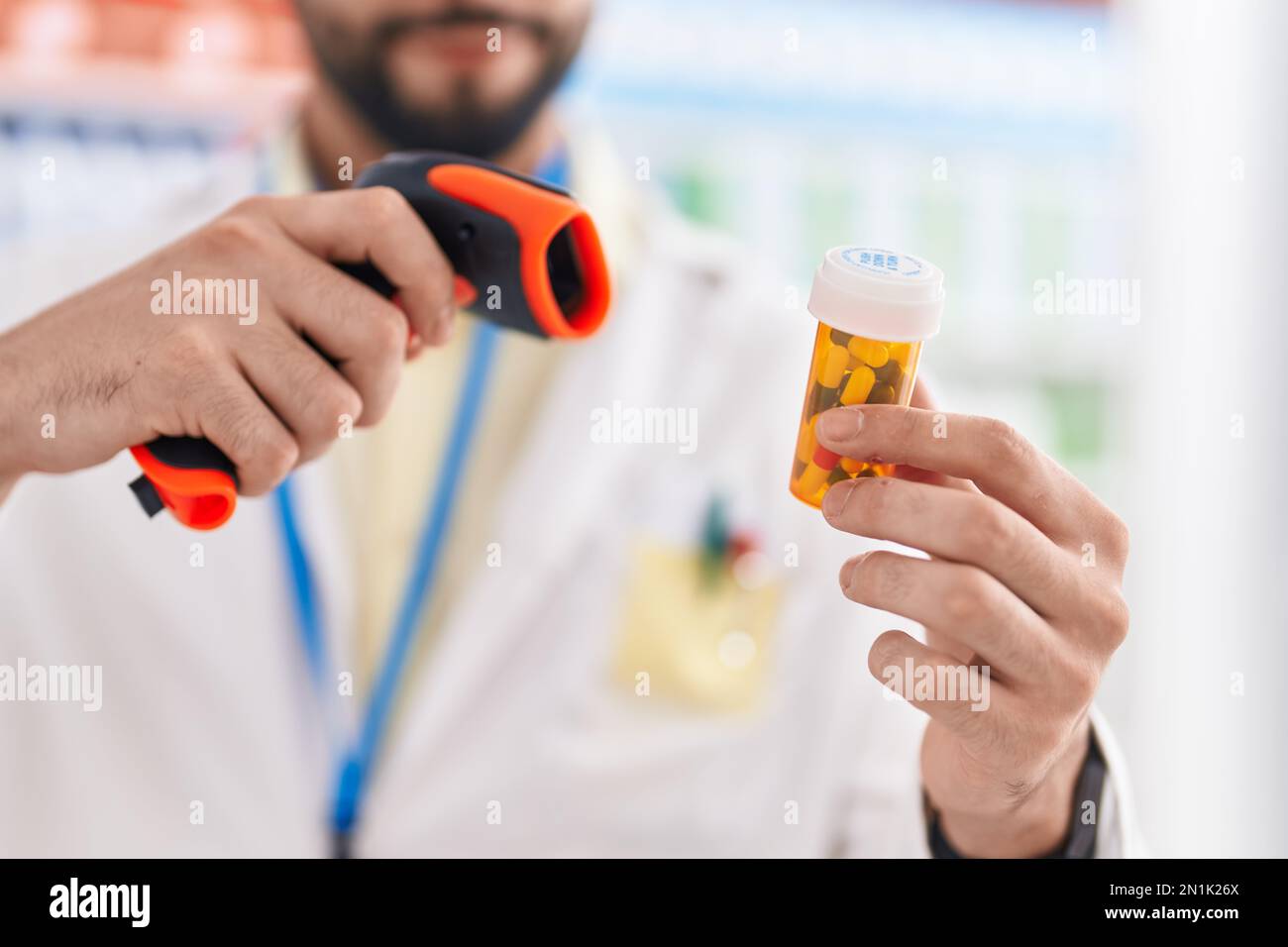 Arab pharmacist at counter hi-res stock photography and images - Alamy