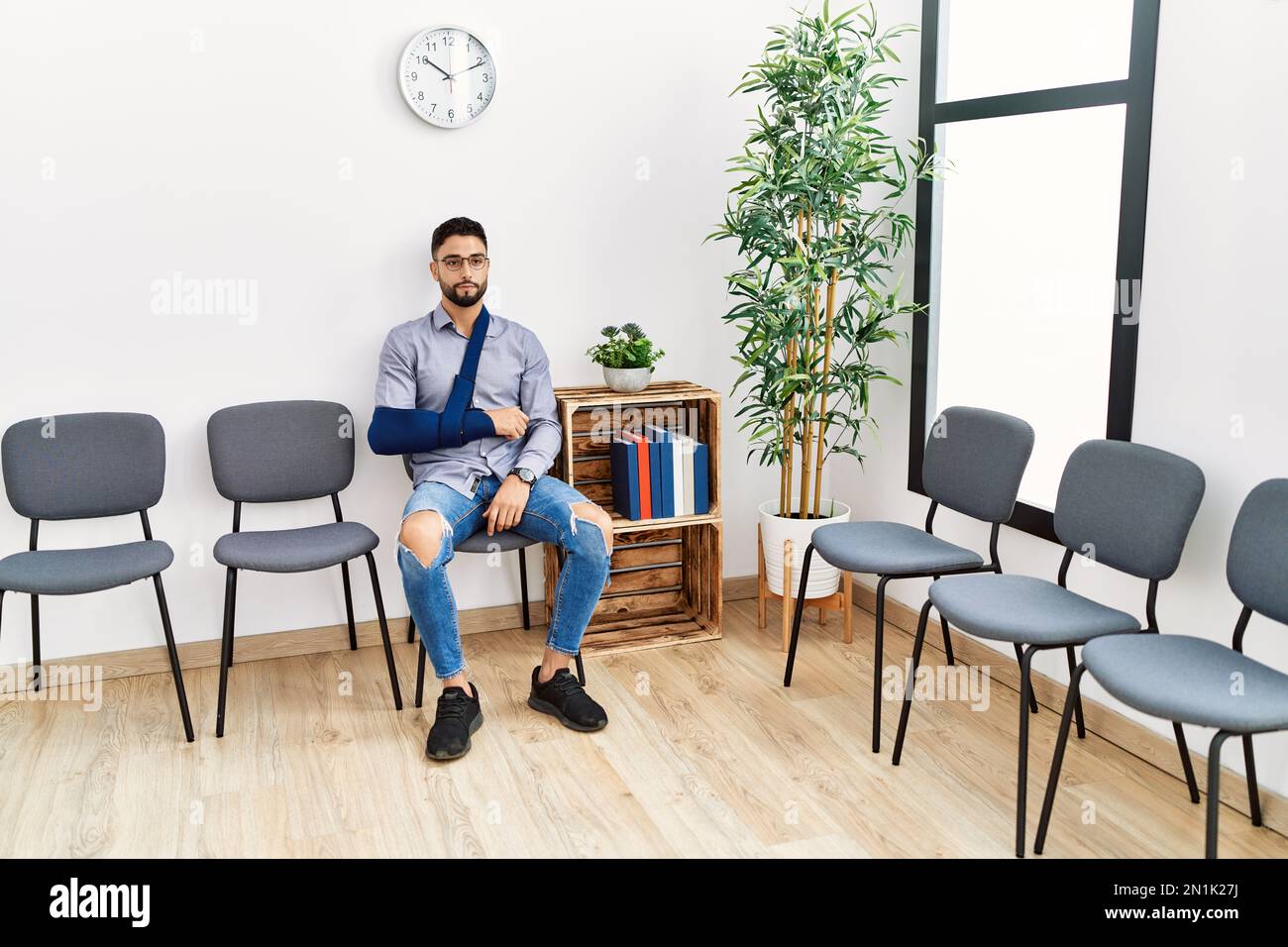 arab-hospital-waiting-room-hi-res-stock-photography-and-images-alamy