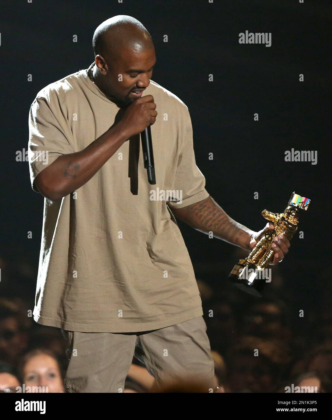 Kanye West accepts the video vanguard award at the MTV Video Music