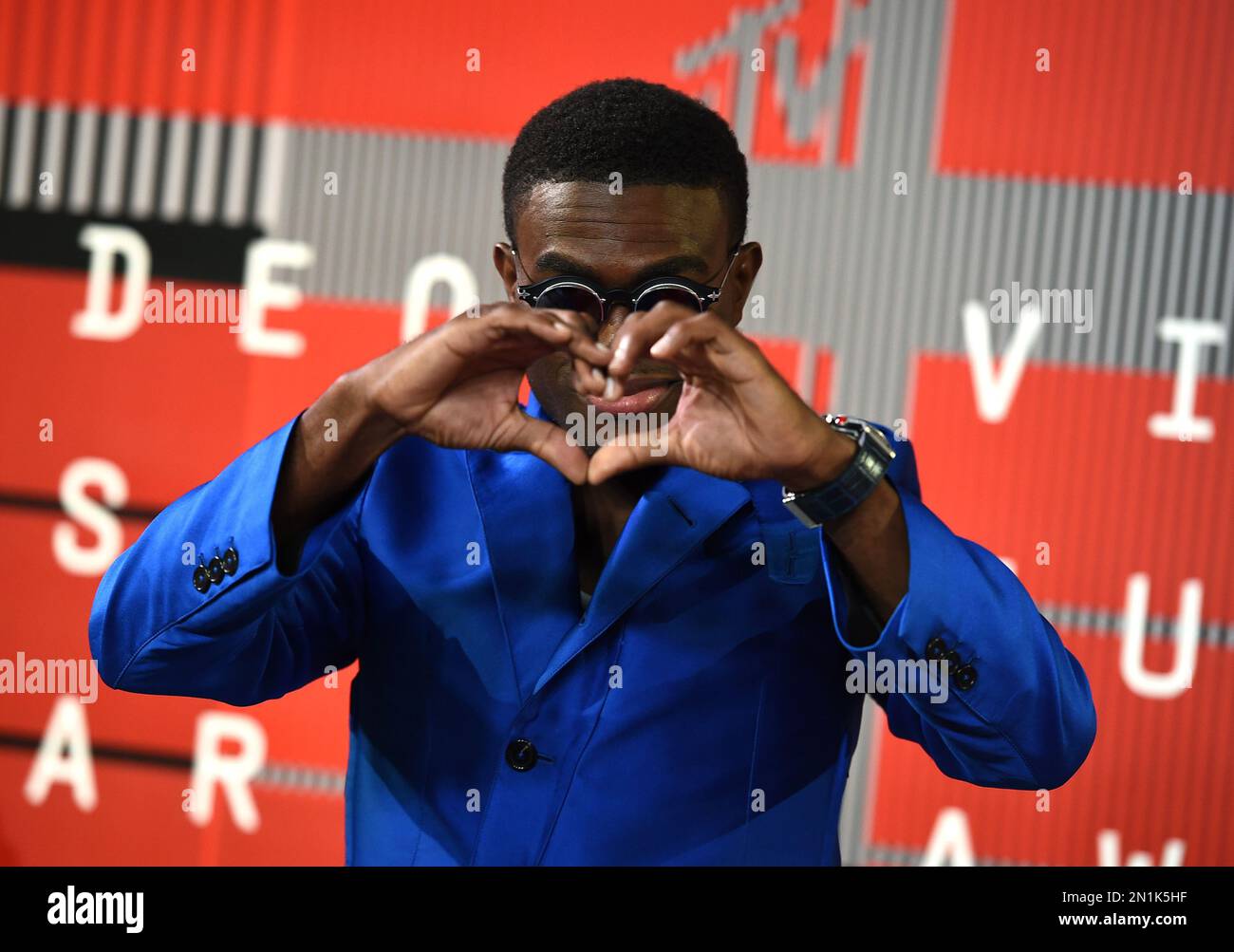 OMI arrives at the MTV Video Music Awards at the Microsoft Theater on ...