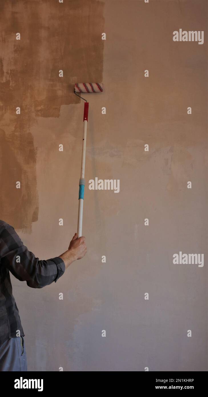 Wallpapering brush hi-res stock photography and images - Alamy