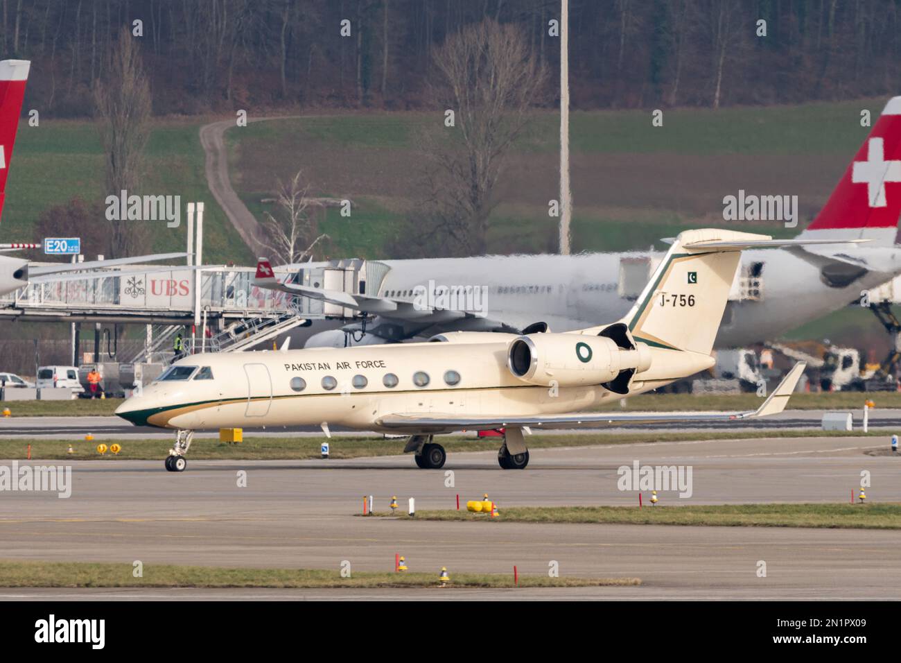 Zurich, Switzerland, January 20,2023 Pakistan Air Force Gulfstream G450 aircraft is taxiing to its position Stock Photo