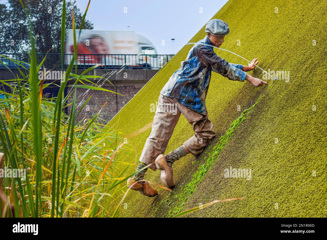 Netherlands, statue of the fictional dikeplugging boy Hans Brinker,the