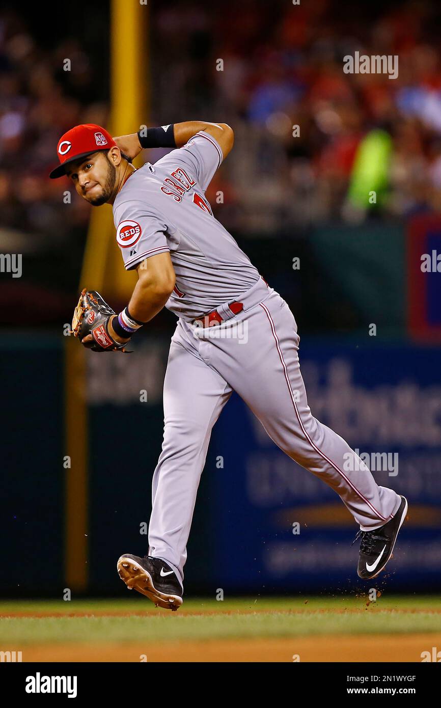 Reds will consider using Eugenio Suarez at shortstop