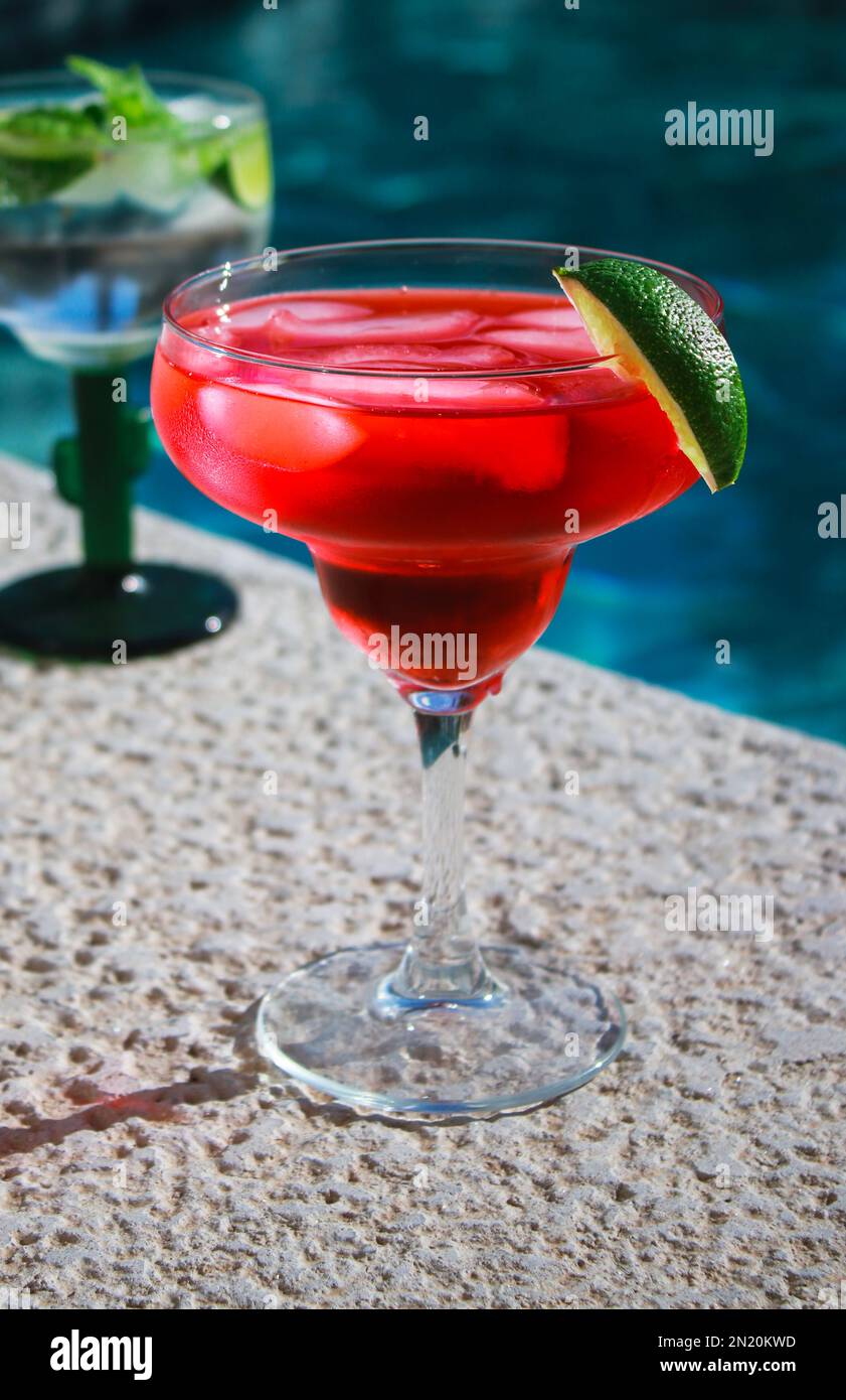 Refreshing tropical cocktail drink hi-res stock photography and images ...