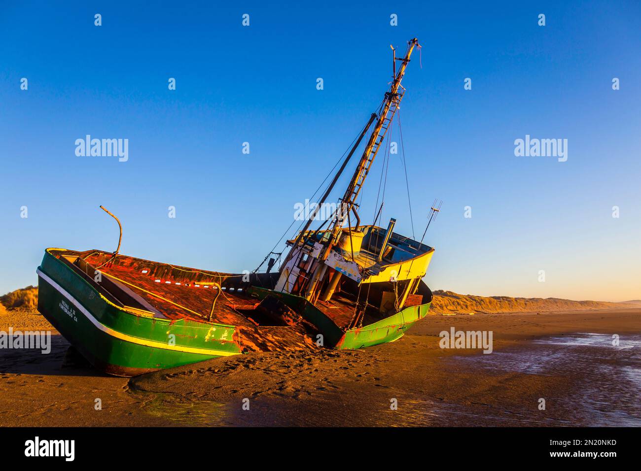 Beached Old Rusting Fishing Boat Stock Photo - Alamy