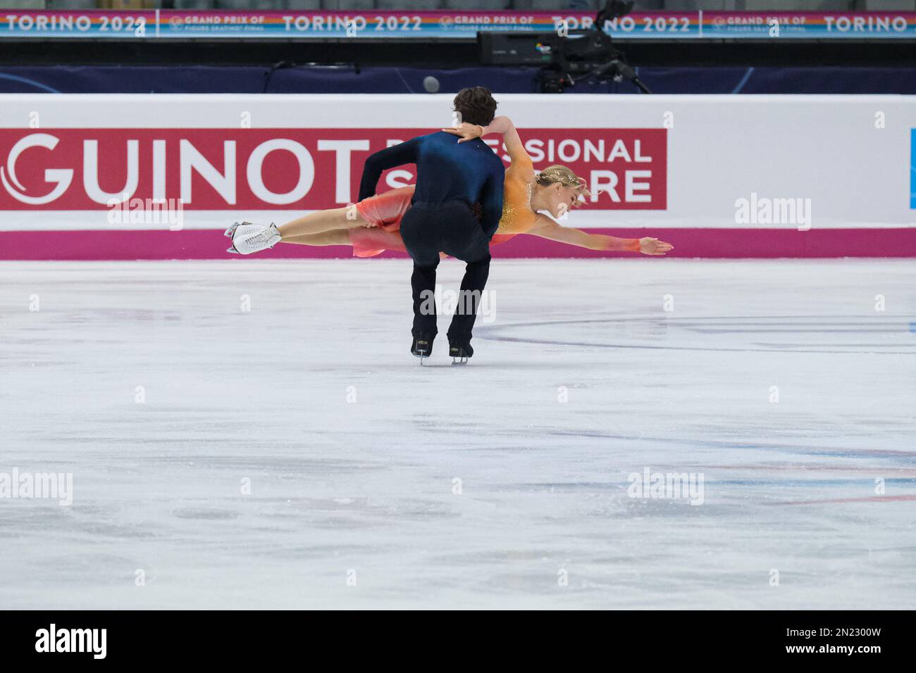 Phebe Bekker and James Hernandez (GBR) perform during the Junior Ice ...