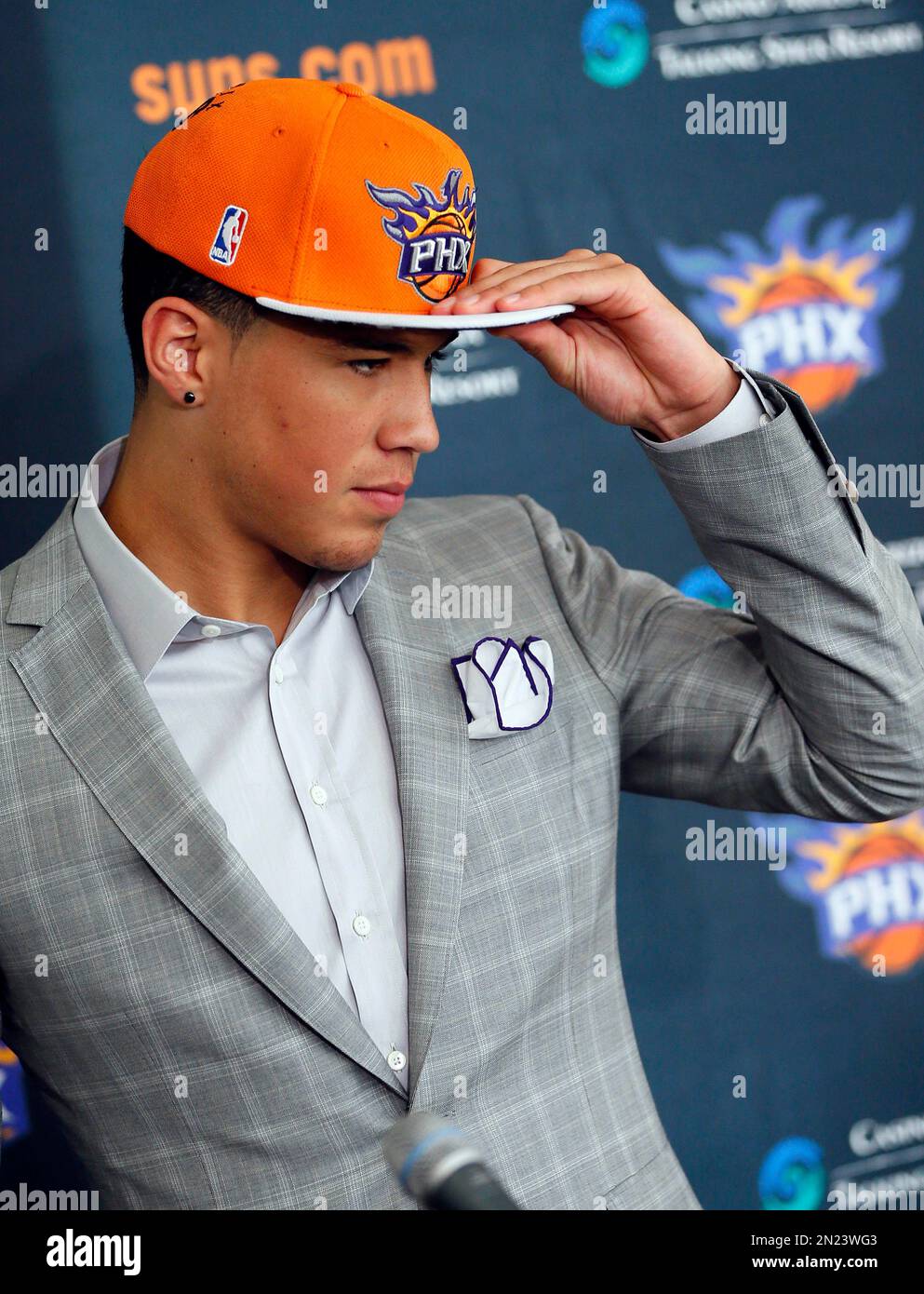 Phoenix Suns first-round basketball draft pick and former Kentucky guard Devin  Booker is introduced, Friday, June 26, 2015, in Phoenix. (AP Photo/Matt  York Stock Photo - Alamy