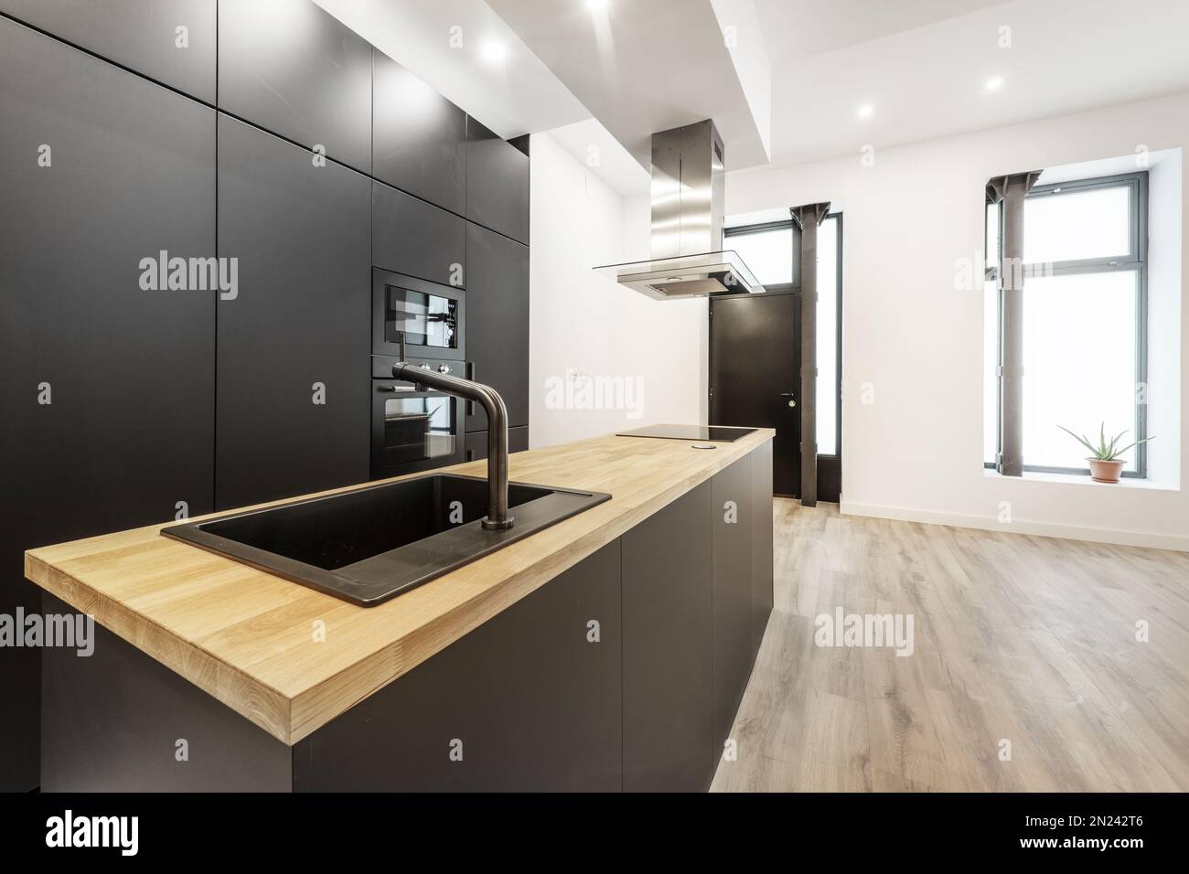 Armstrong Lutea Zen 7.1\, image size:1300x956