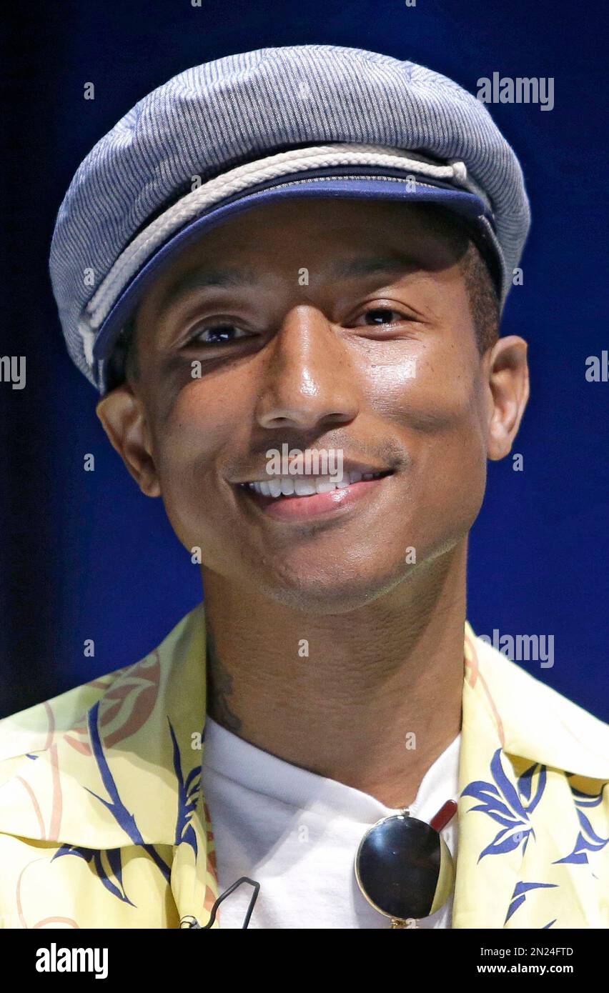 US RnB singer & producer Pharrell Williams attends Louis Vuitton Men's  Spring-Summer 2009 collection in Paris, France on June 26, 2008. Photo by  Nebinger-Taamallah/ABACAPRESS.COM Stock Photo - Alamy
