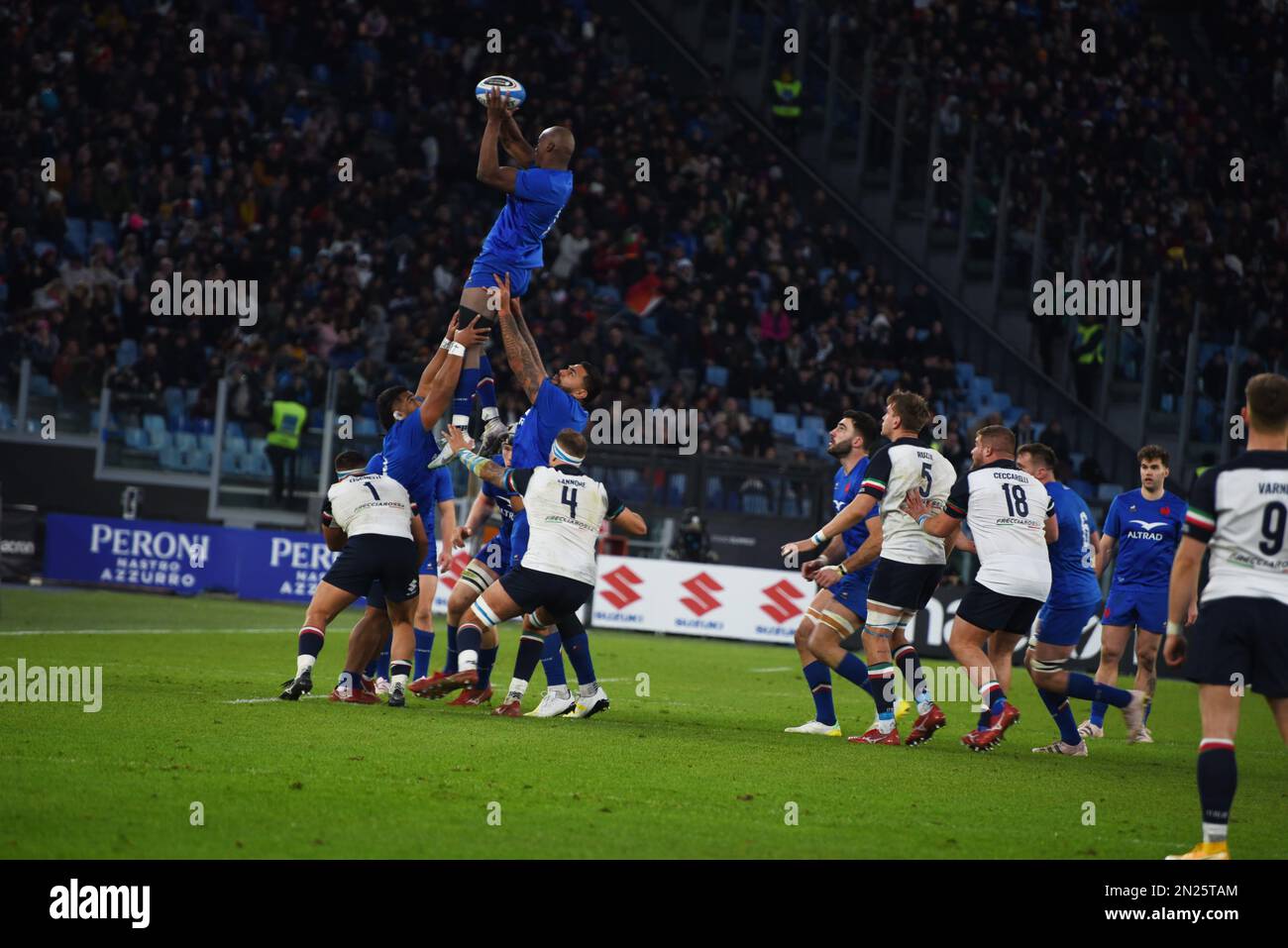 Rome, Lazio, Italy. 5th Feb, 2023. Guinness Six Nations Rugby Champioship, debut for Italy and France at Olimpic Satadium of Rome, Italian team and France team fight to conquer the ball, the Fance team won the match with result of 24 at 29. (Credit Image: © Pasquale Gargano/Pacific Press via ZUMA Press Wire) EDITORIAL USAGE ONLY! Not for Commercial USAGE! Stock Photo