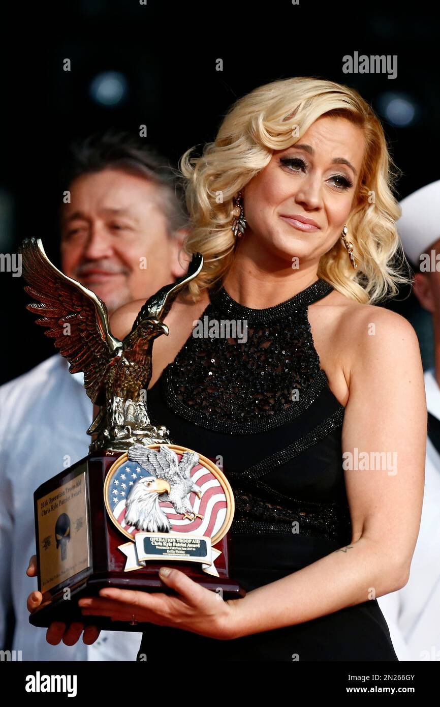 Kellie Pickler recieves this year's Operation Troop Aid Chris Kyle