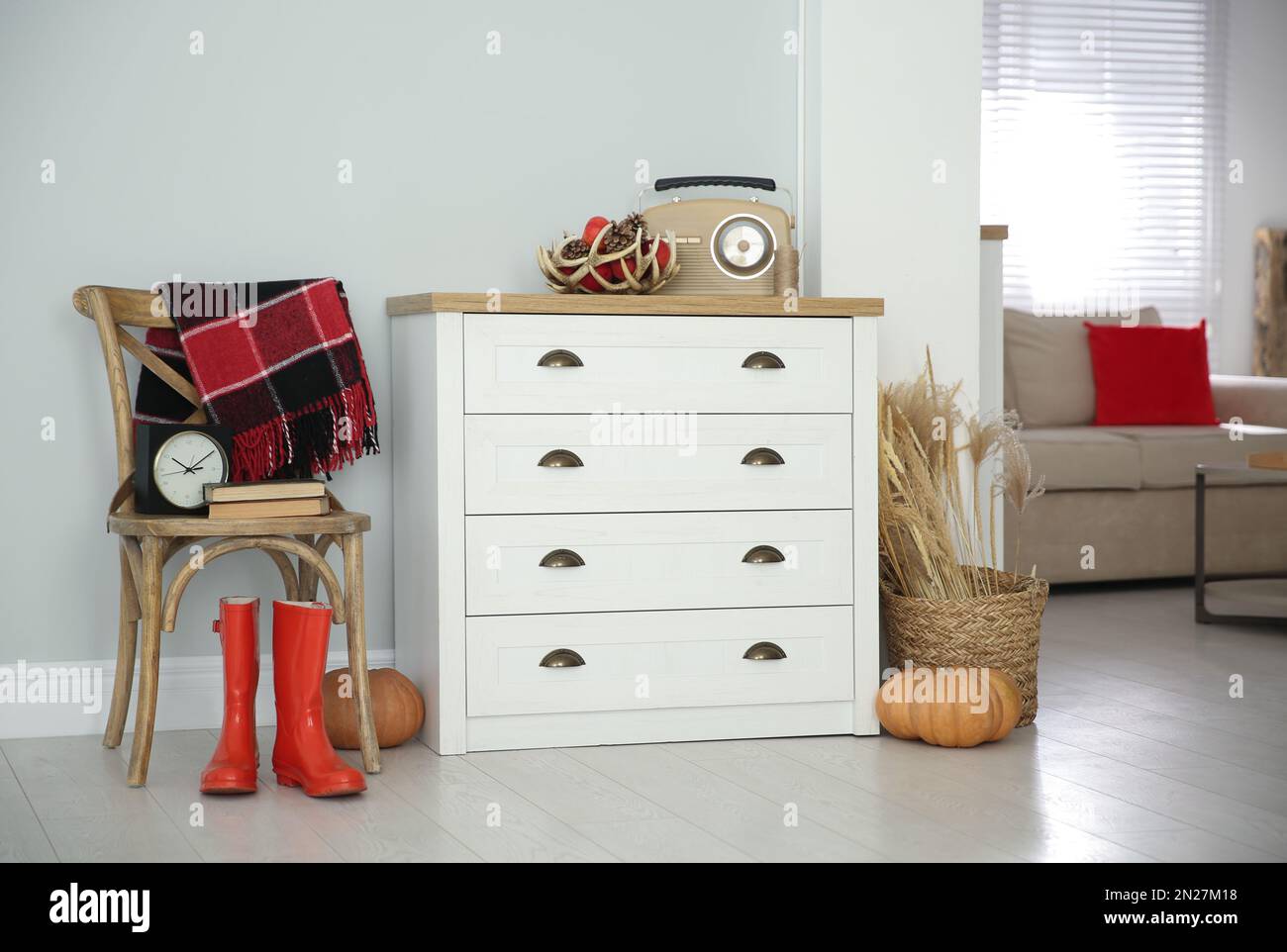 Cozy room interior inspired by autumn colors Stock Photo - Alamy