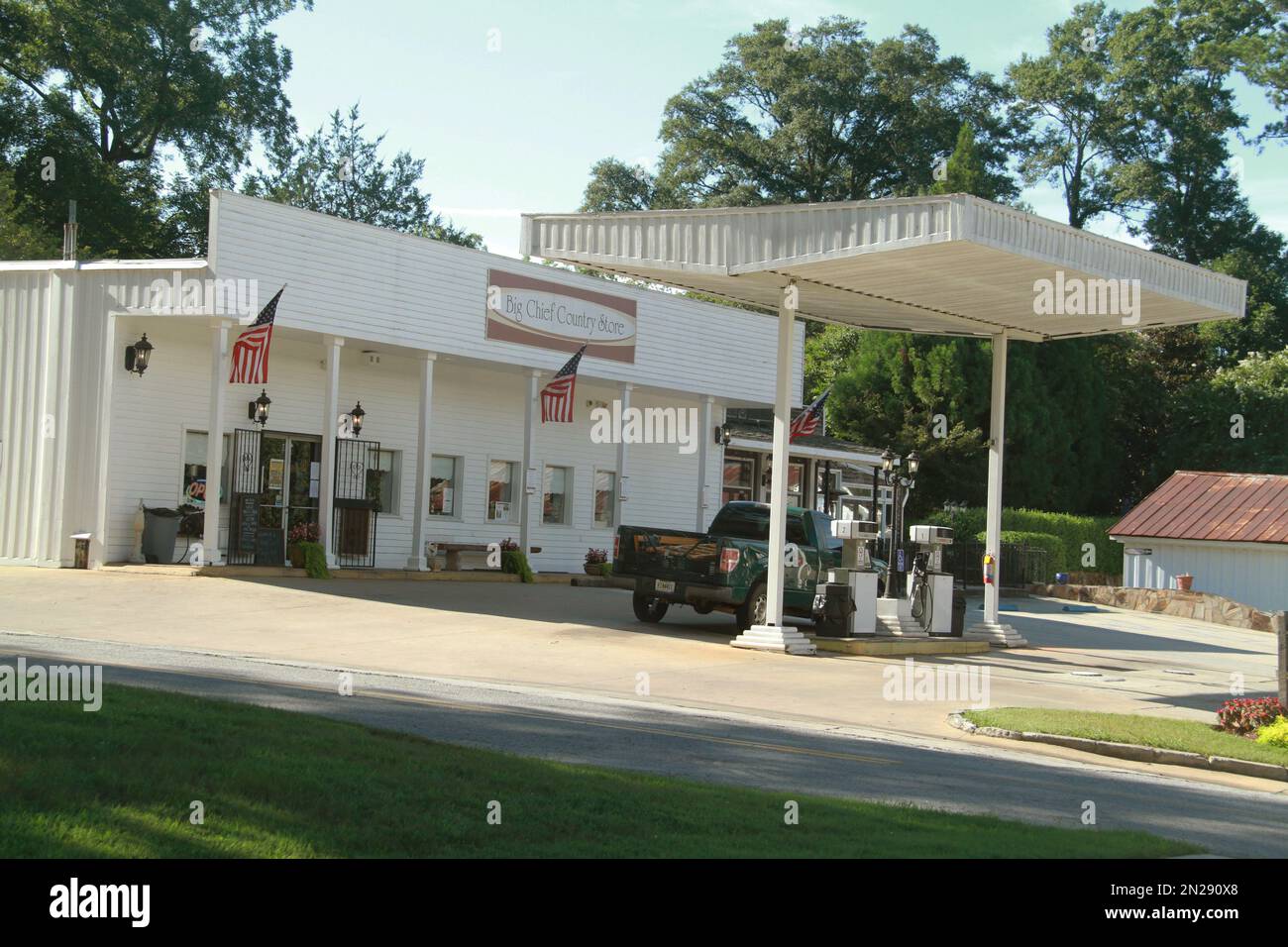 Gas station and convenience store in Flovilla, GA, USA Stock Photo Alamy