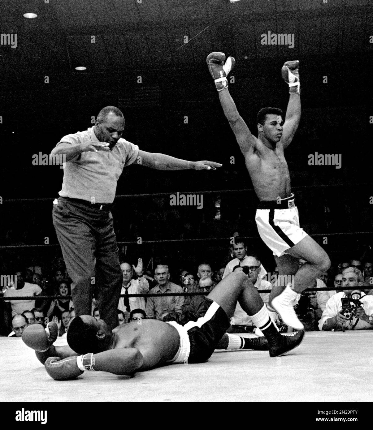 FILE In this May 25, 1965, file photo, heavyweight champion Muhammad