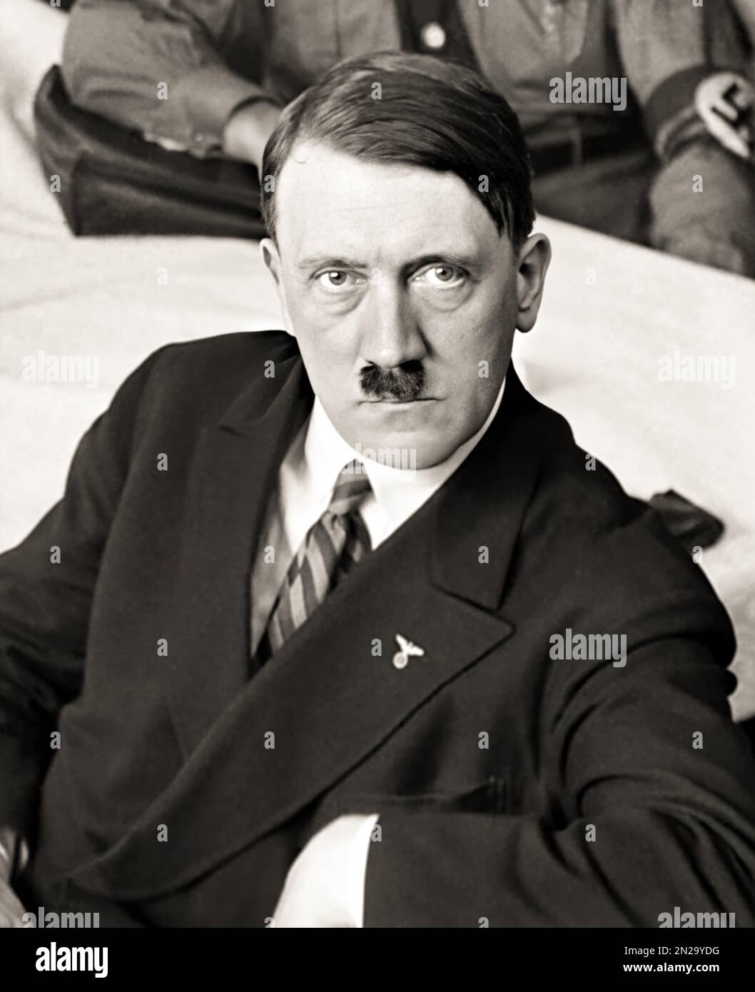 1932 ca , GERMANY  : The german Fuhrer dictator  ADOLF HITLER ( 1889 - 1945  ). Unknown photographer . - HISTORY - FOTO STORICHE - PORTRAIT - RITRATTO - WWII - NAZI - NAZIST -NAZISM - NAZISTA - NAZISMO - SECONDA GUERRA MONDIALE - WW2 - WORLD WAR II - dittatore - POLITICA - POLITICO - tie - cravatta --- Archivio GBB Stock Photo
