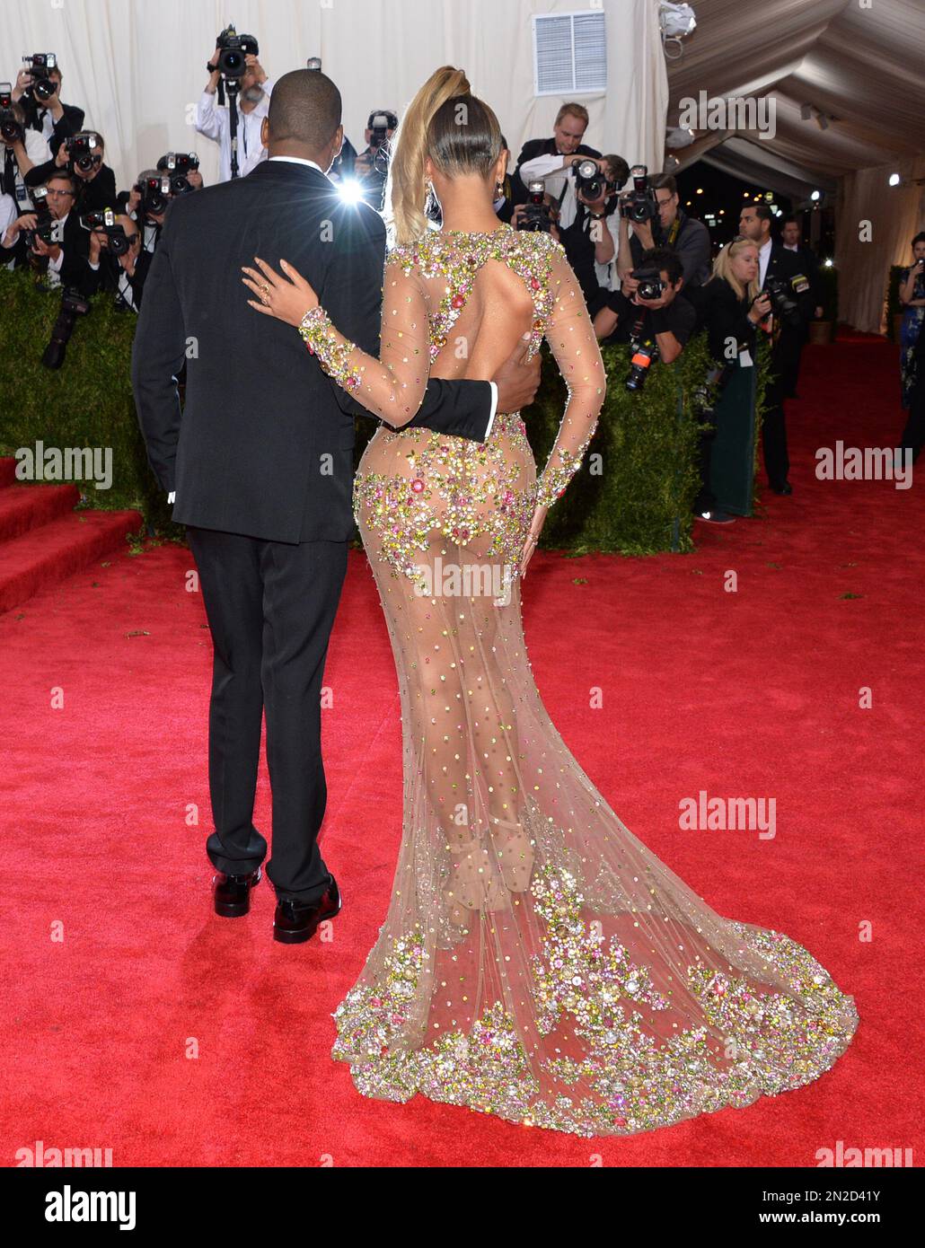 Jay-Z, left, and Beyonce arrive at The Metropolitan Museum of Art's ...