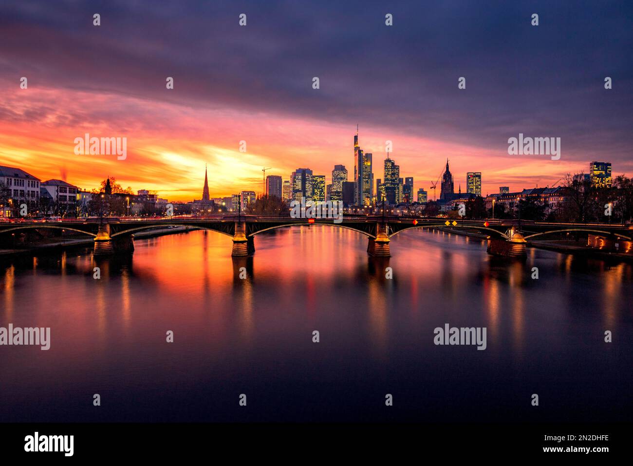 Illuminated skyline with Commerzbank, Hessische Landesbank, Cathedral