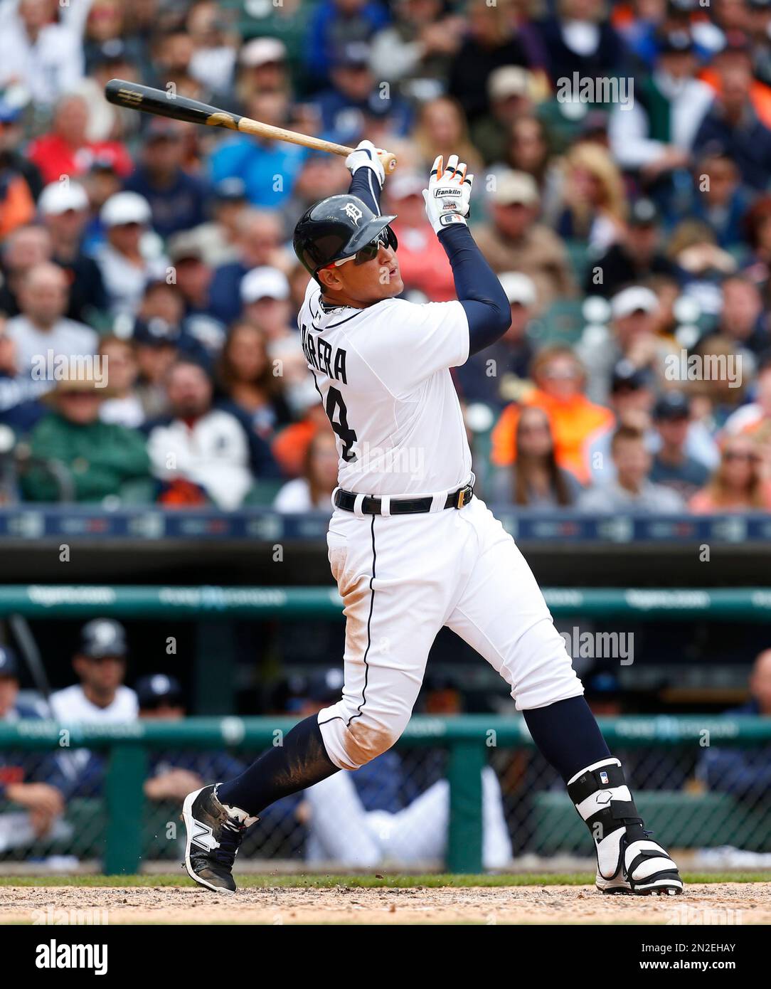 Q: How does Cabrera’s 15-game hitting streak compare to other MLB players?