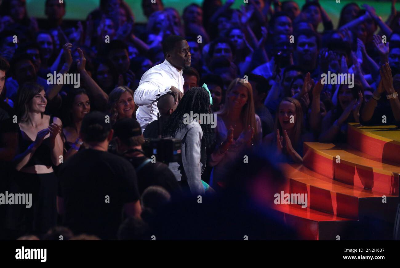 Kevin Hart Accepts The Comedic Genius Award At The Mtv Movie Awards At Kevin Hart Accepts The Comedic Genius Award At The Mtv Movie Awards At