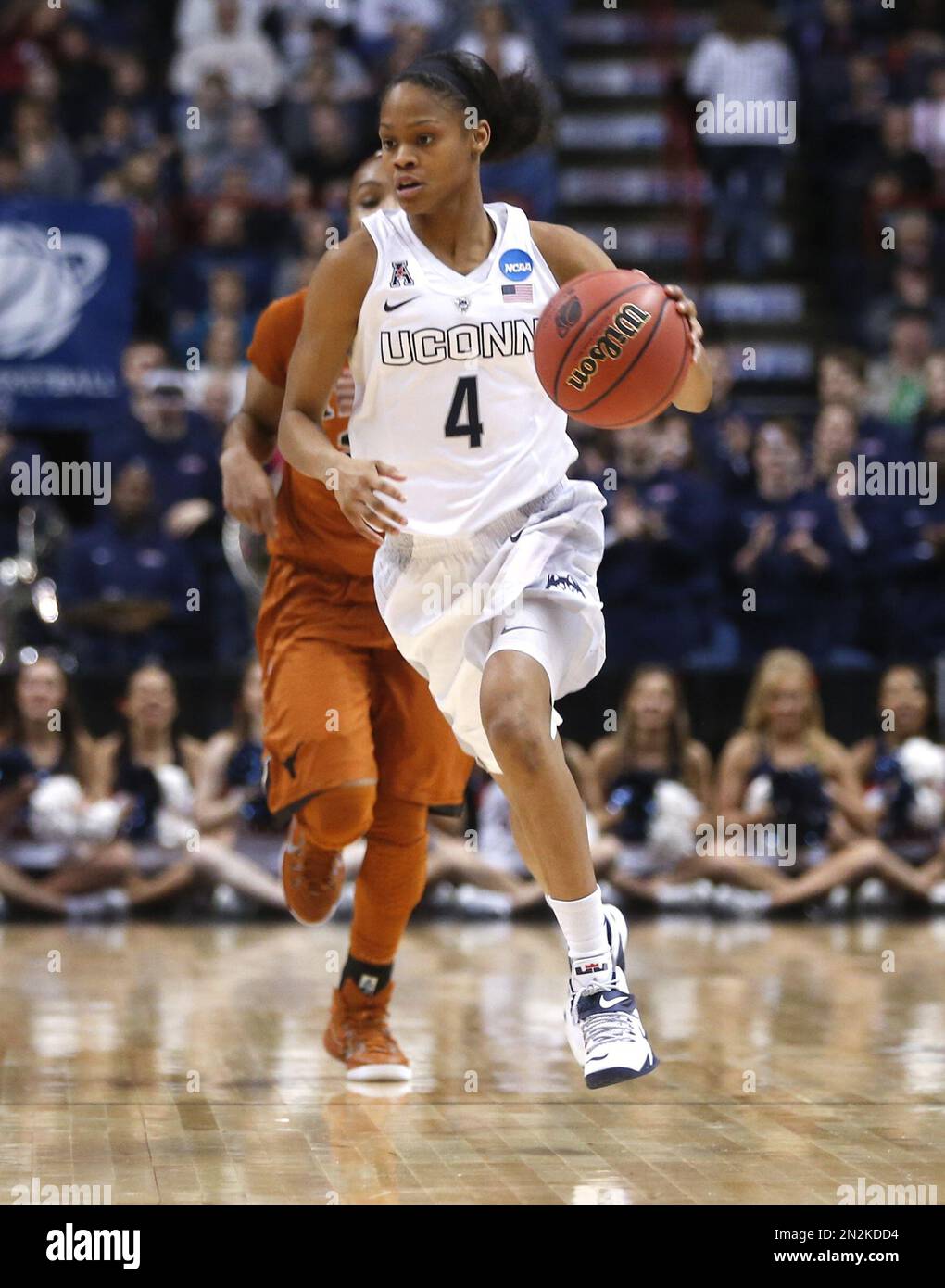 Connecticut guard Moriah Jefferson (4) moves the ball against Texas