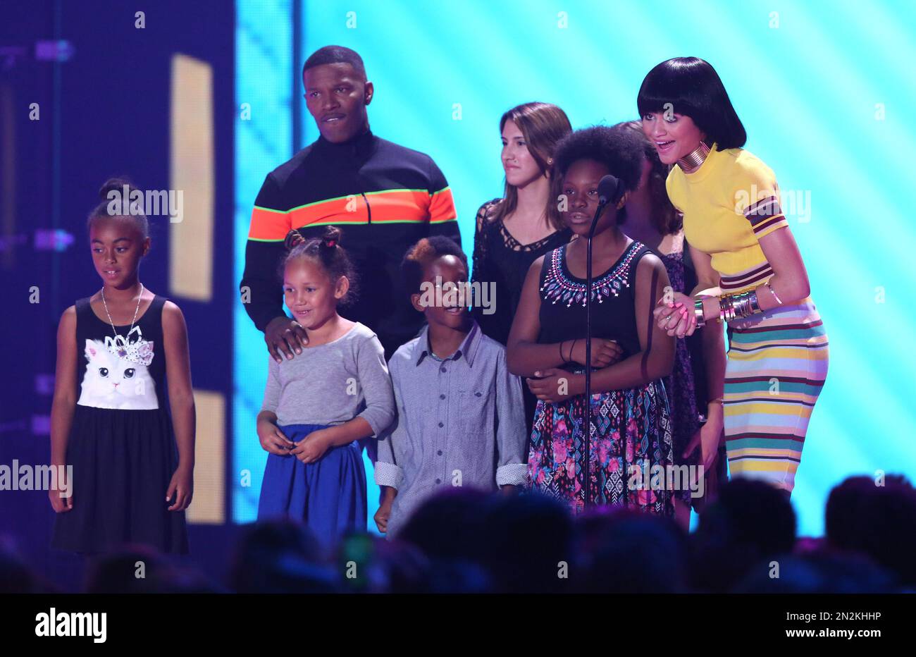 Jamie Foxx and Zendaya present the award for favorite movie actress at