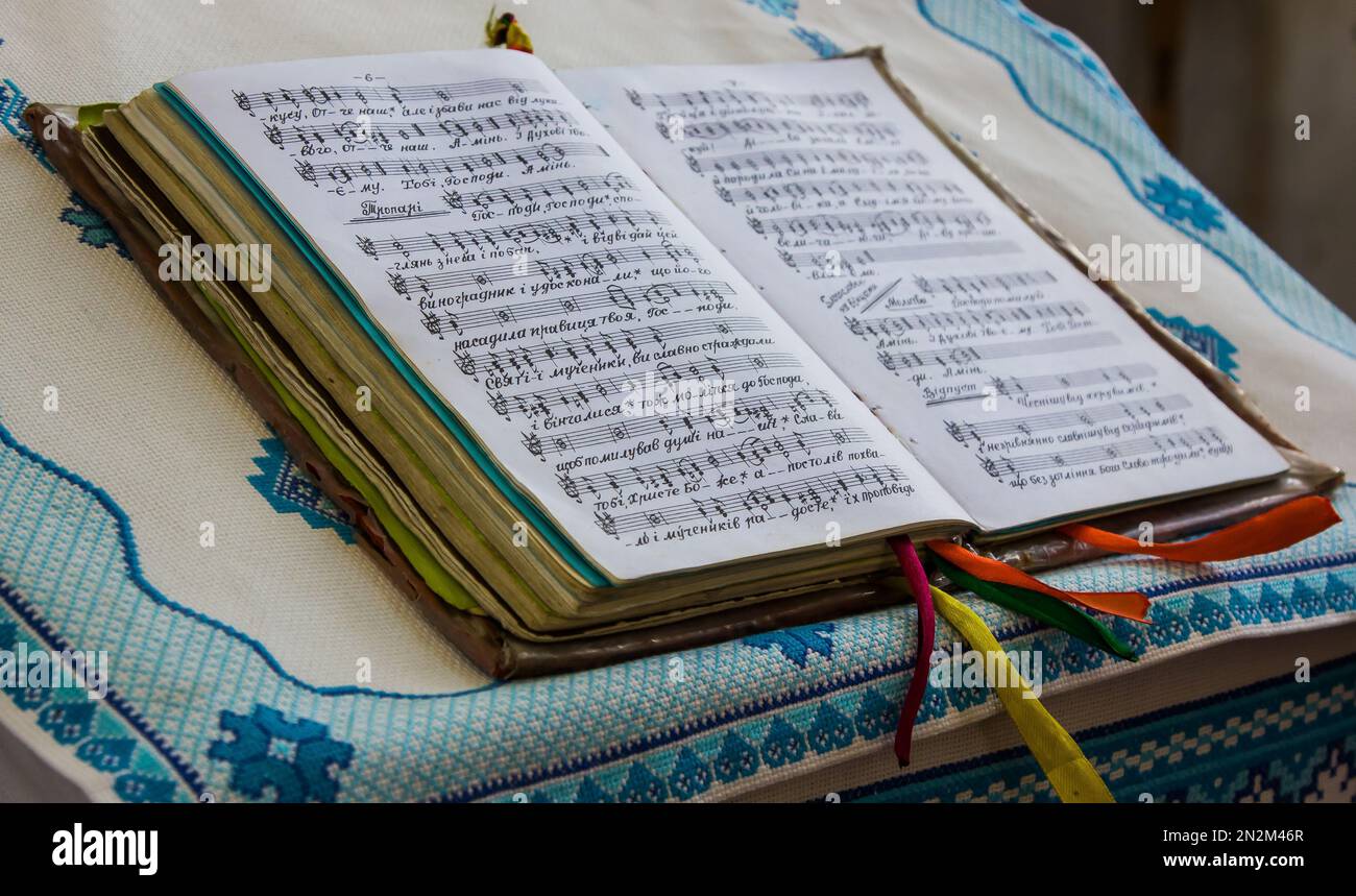 old book with music notes. shot close up Stock Photo - Alamy