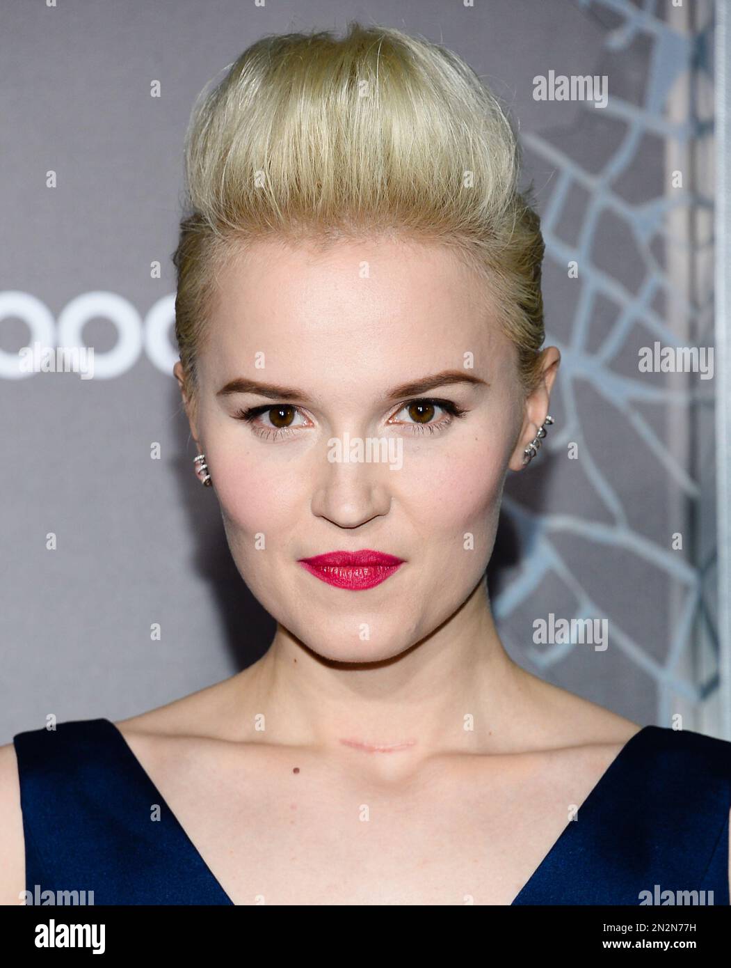 Author Veronica Roth attends the premiere of