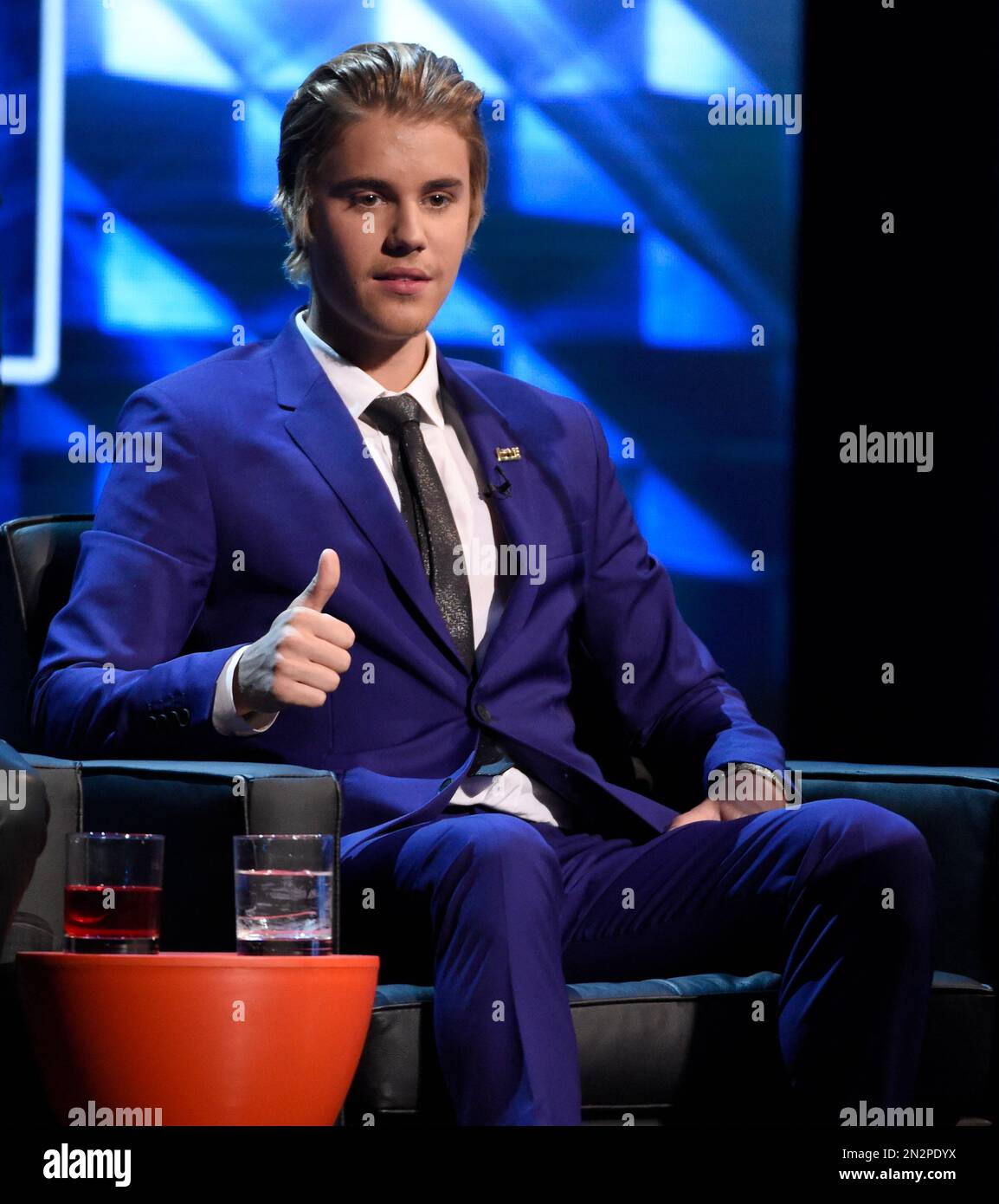 justin-bieber-appears-on-stage-at-the-comedy-central-roast-of-justin