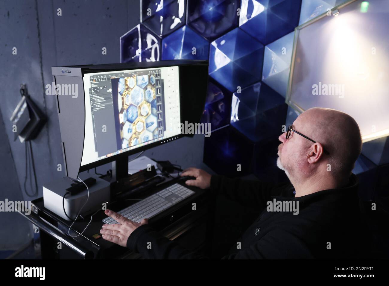 Seitenroda, Germany. 06th Feb, 2023. Ralf Meyer digitizes the world's