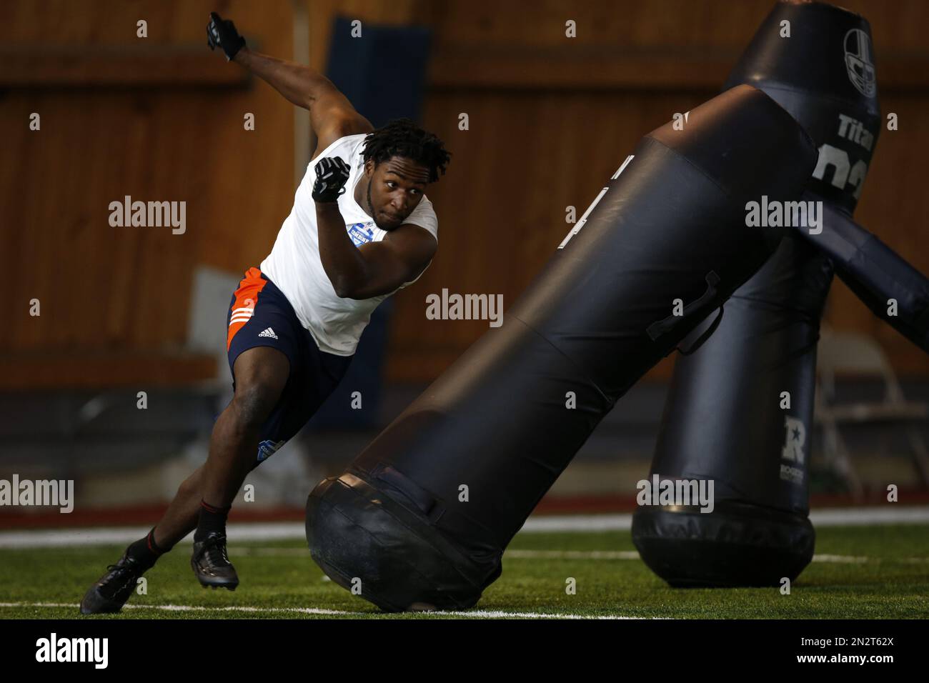 Takari Johnson, of Concordia University Ann Arbor, runs through drills  during an NFL Regional Combine on Saturday, March 7, 2015, in Lake Forest,  Ill. (AP Photo/Andrew A. Nelles Stock Photo - Alamy