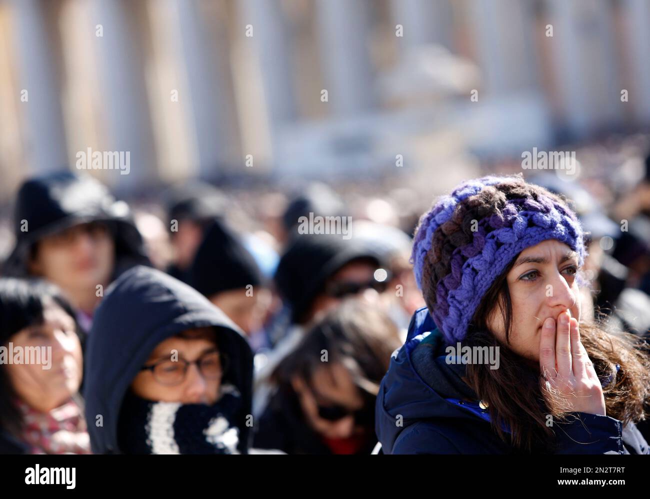 Faithful crowd St. Peter's Square on the occasion of a meeting of Pope ...