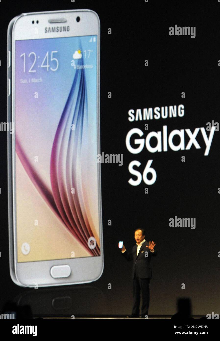 JK Shin, CEO of Samsung's mobile division, shows the new Galaxy S6