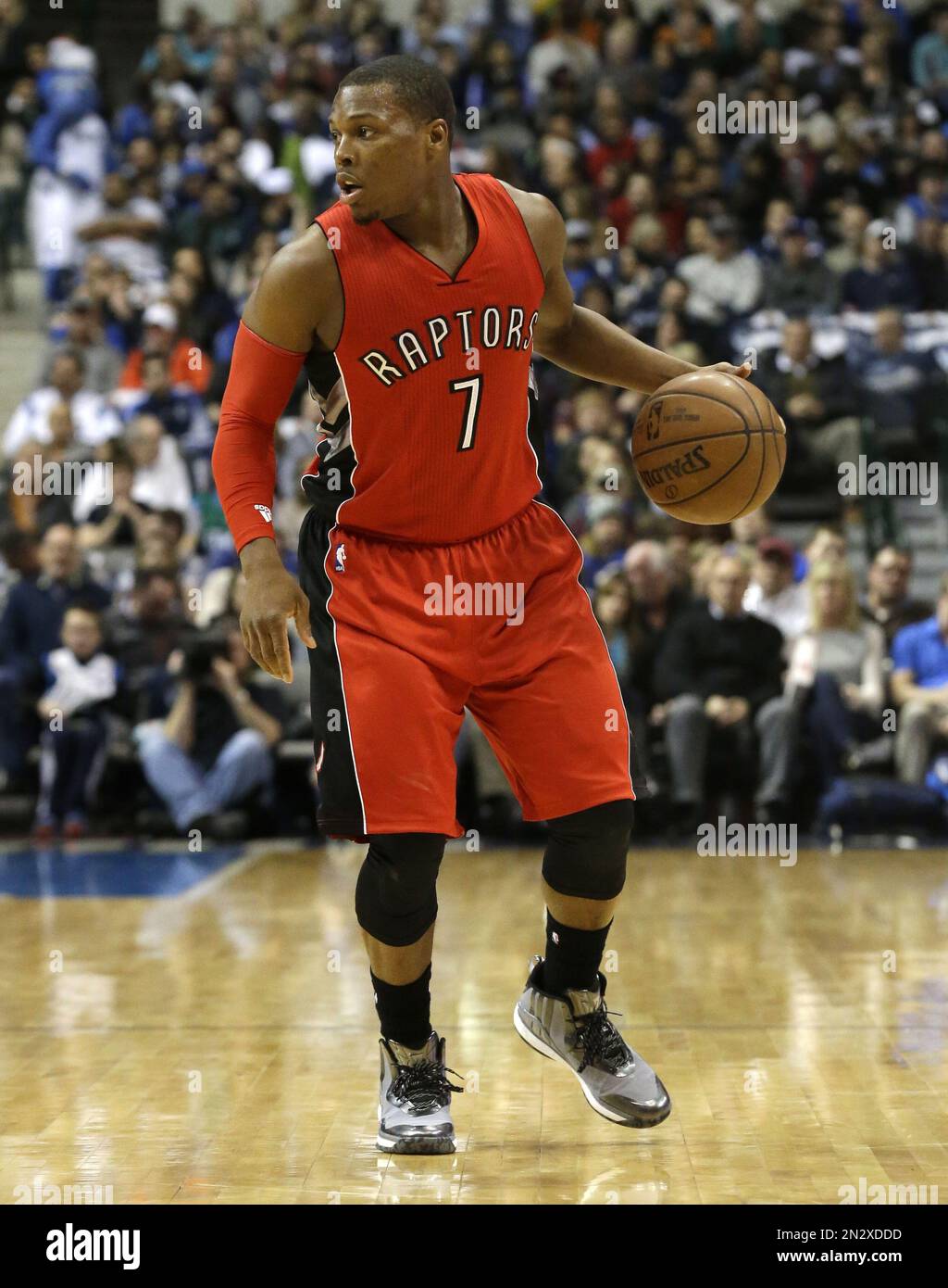 Toronto Raptors guard Kyle Lowry (7) dribbles during the first half of ...