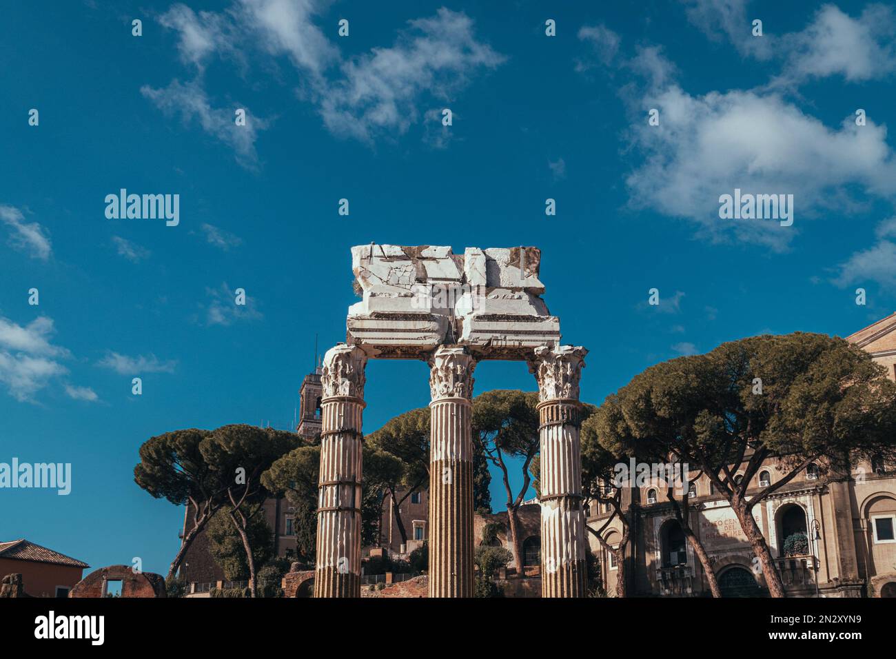 Iconic roman structures hi-res stock photography and images - Alamy