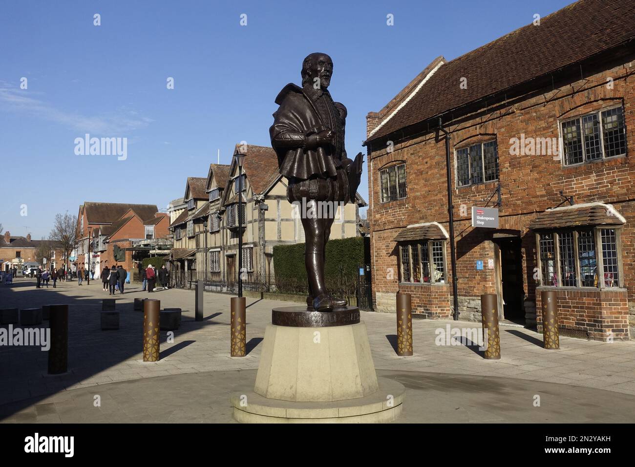 Created by sculptor James Butler, the new £100,000 bronze statue of the Bard William Shakespeare is located on Henley Street in Stratford-upon-Avon.. Stock Photo